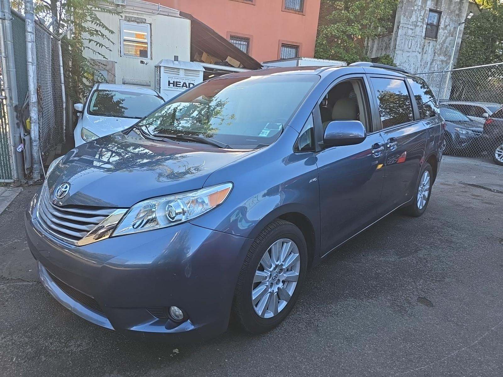 2017 Toyota Sienna XLE Premium AWD