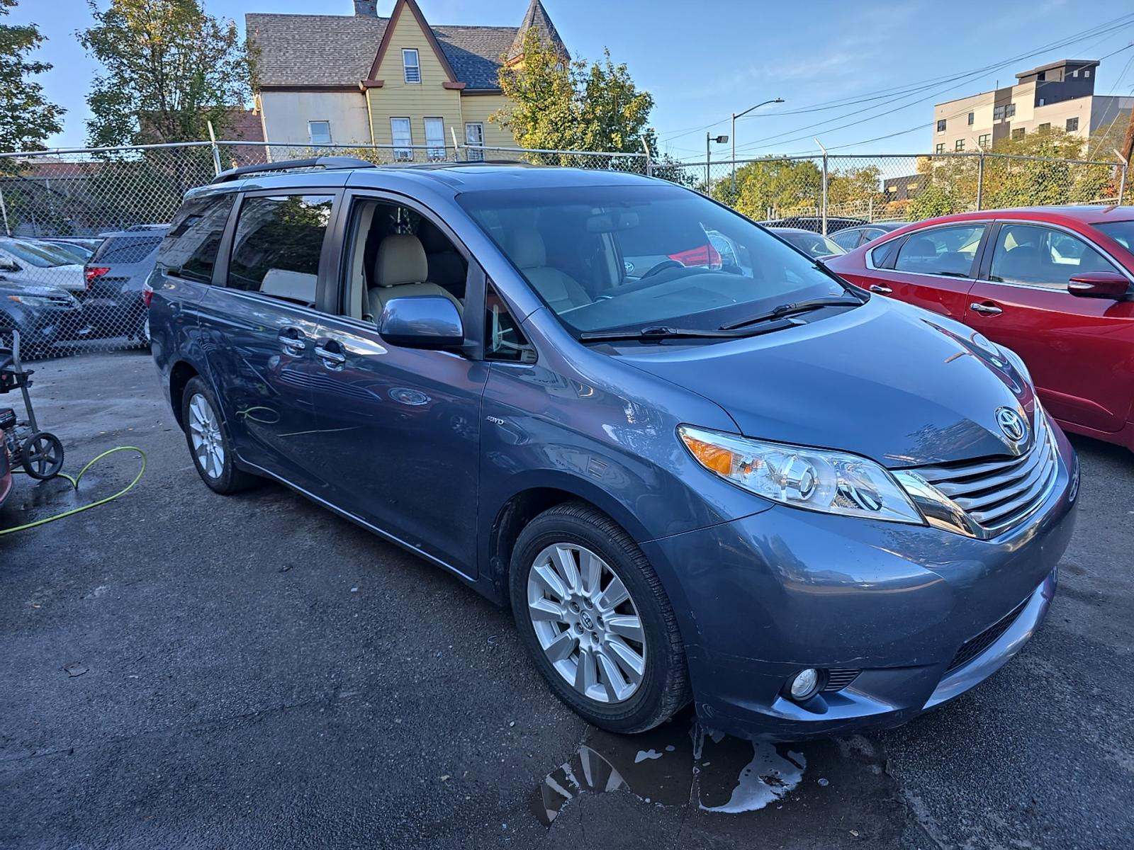 2017 Toyota Sienna XLE Premium AWD
