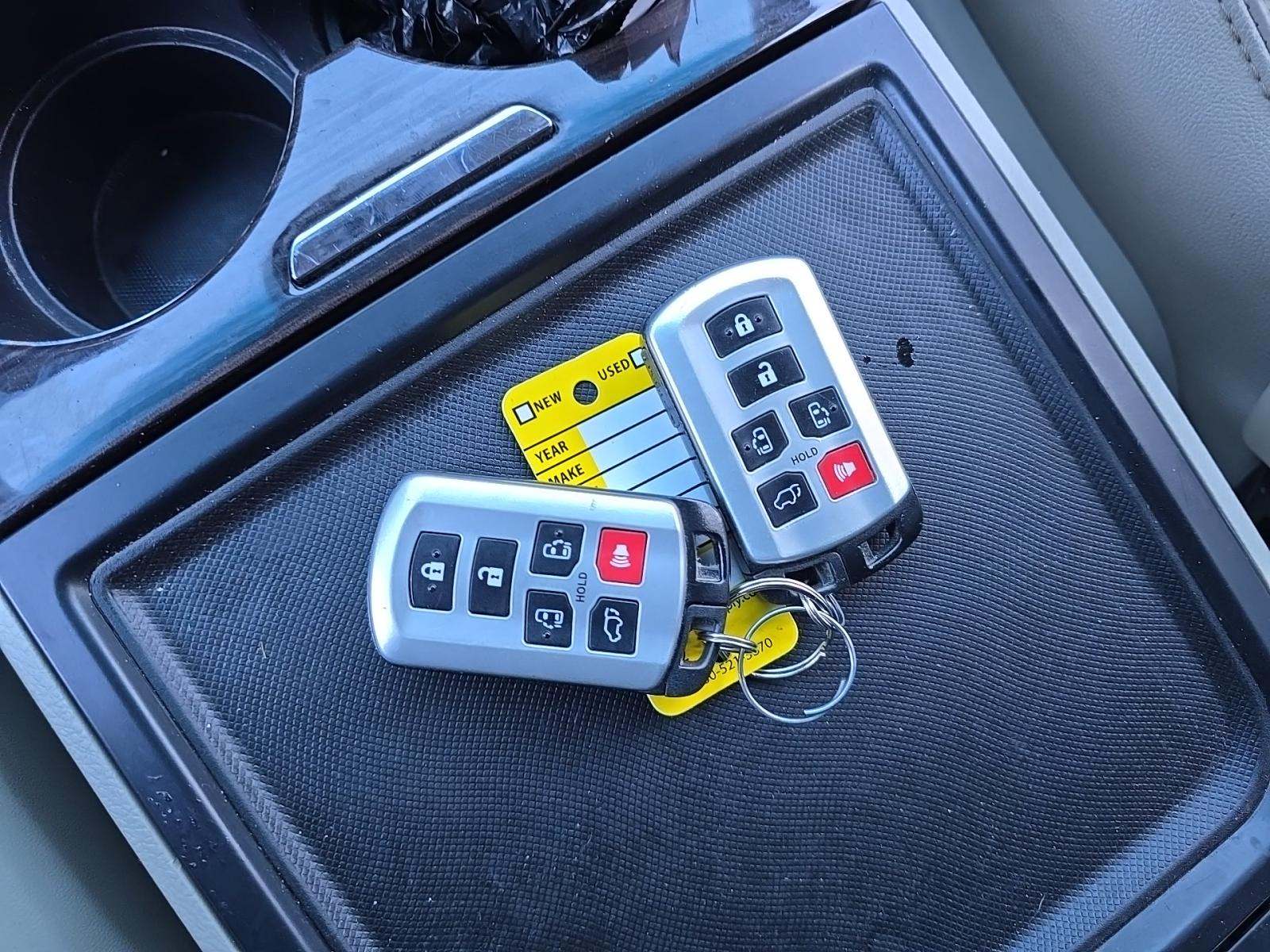 2017 Toyota Sienna XLE Premium AWD