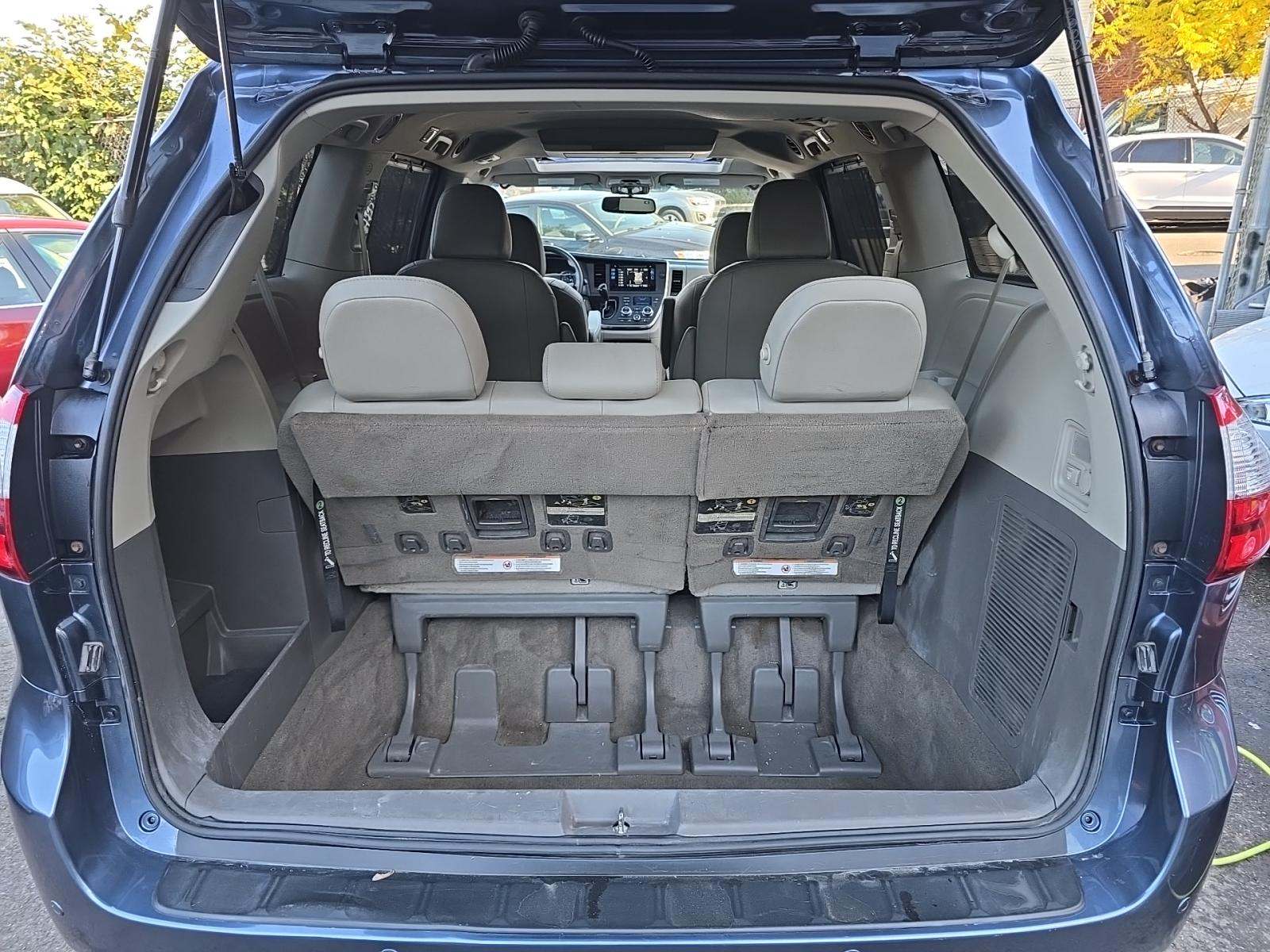 2017 Toyota Sienna XLE Premium AWD