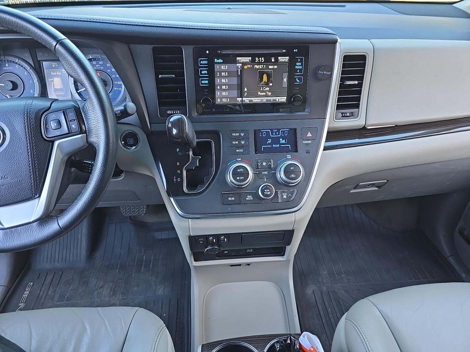 2017 Toyota Sienna XLE Premium AWD