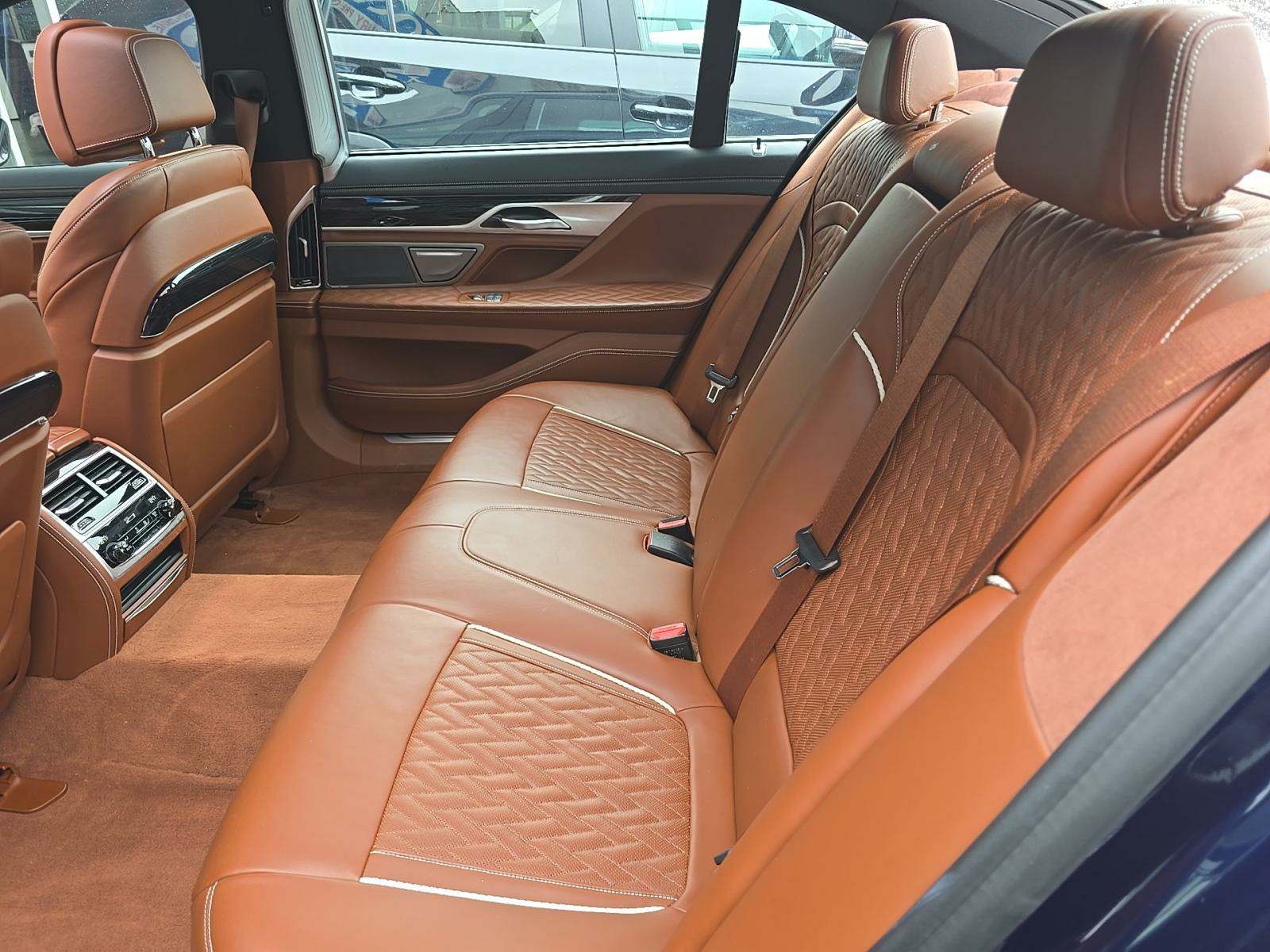 2022 BMW 7 Series 750i xDrive AWD