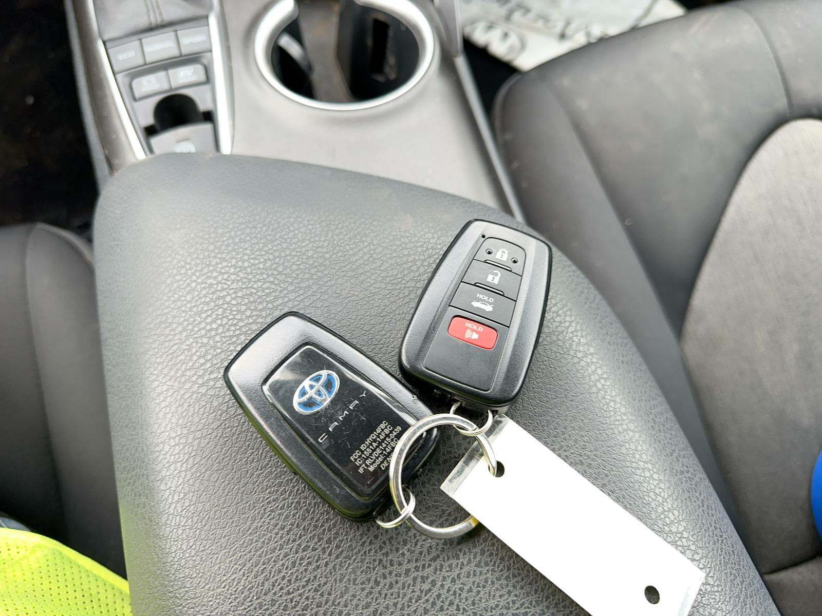 2021 Toyota Camry Hybrid LE FWD