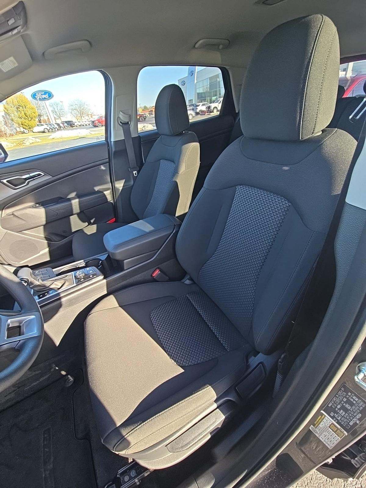 2025 Kia Sportage LX AWD