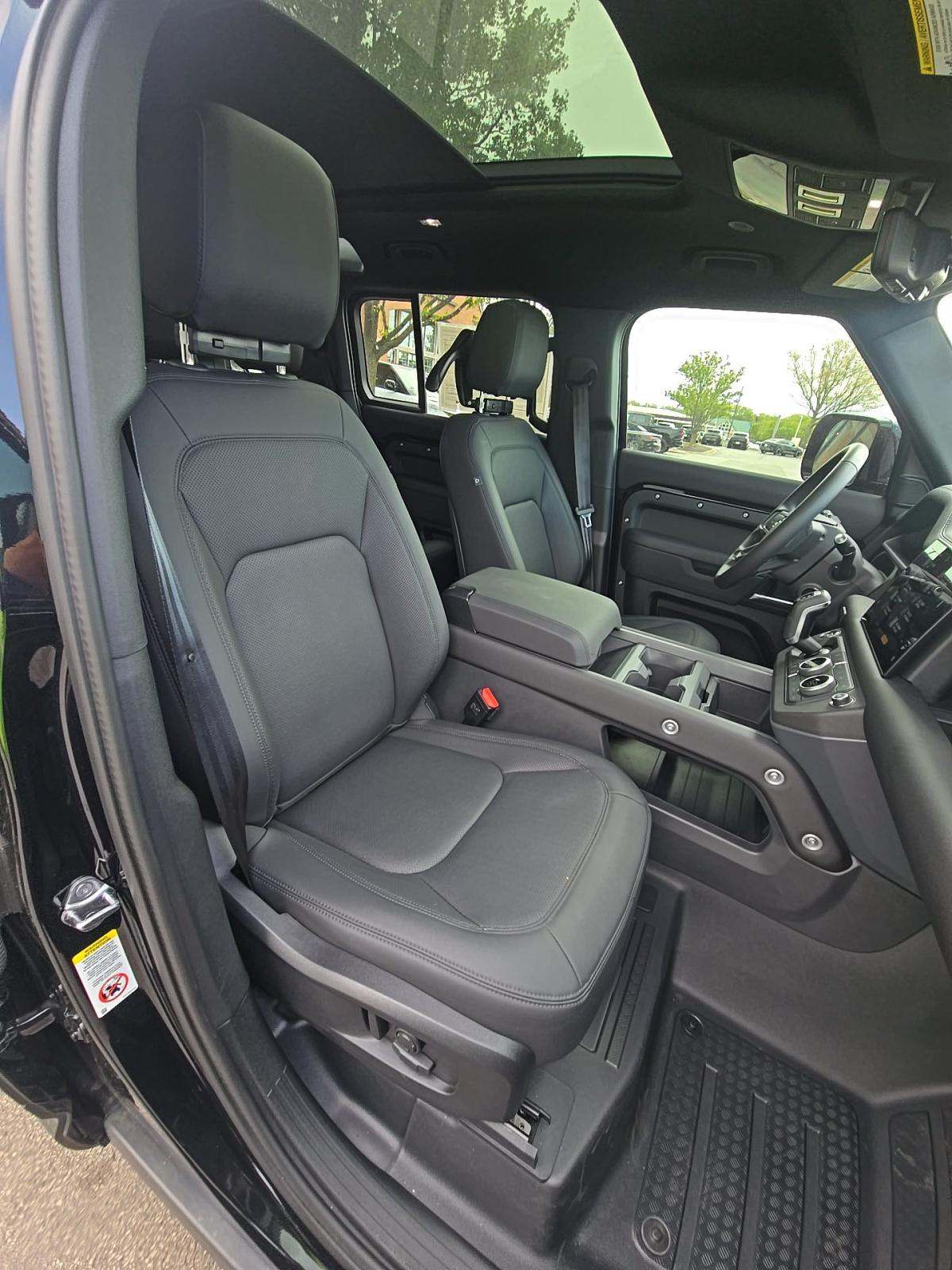 2025 Land Rover Defender 110 X-Dynamic SE AWD
