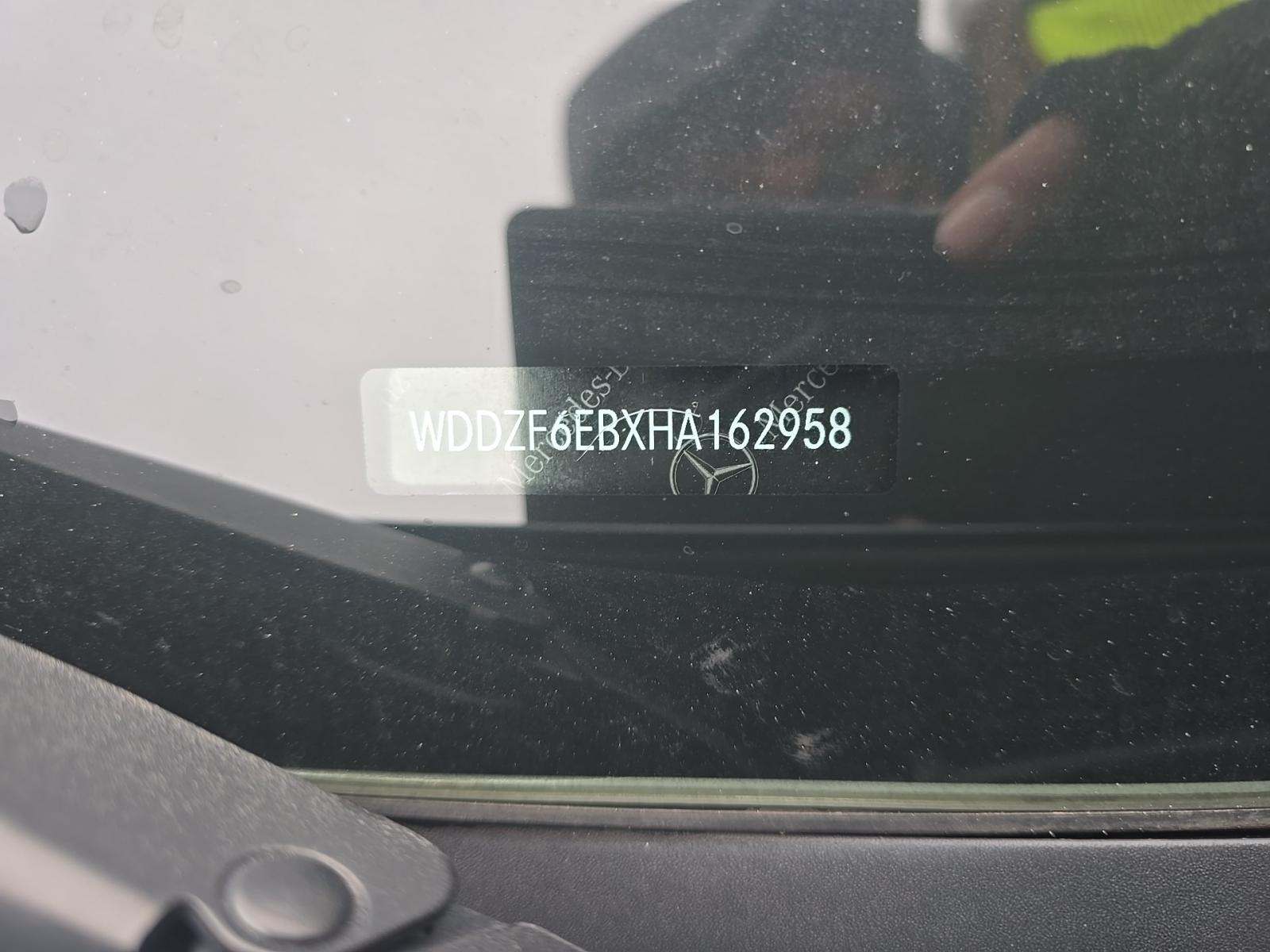 MERCEDES-BENZ E-CLASS - 1