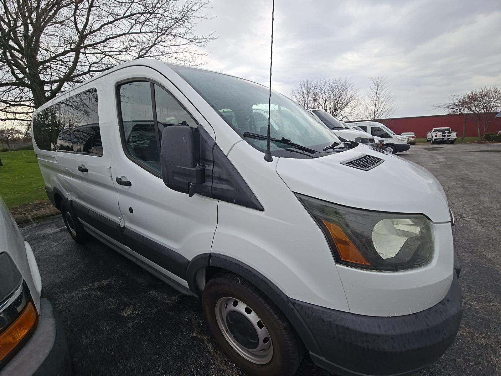 FORD TRANSIT 150 - 4