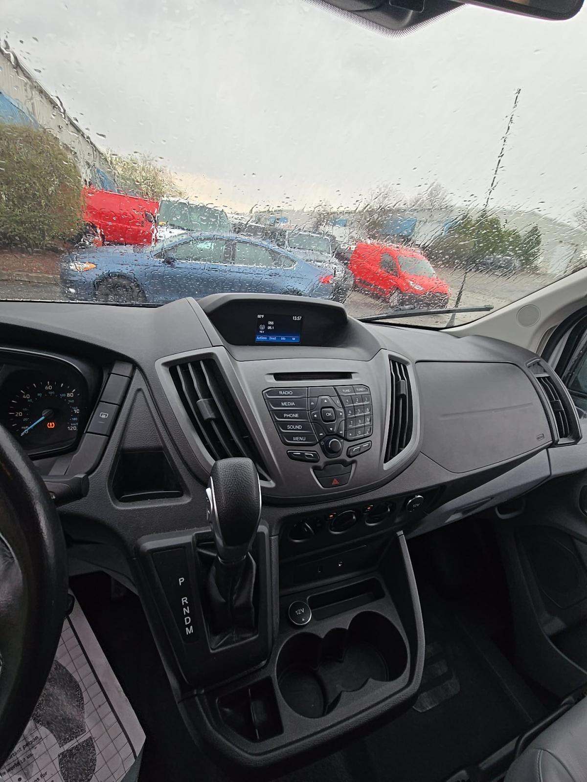 FORD TRANSIT 150 - 10