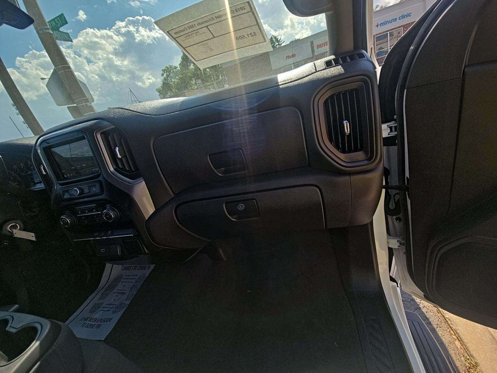 2019 Chevrolet Silverado 1500 Custom AWD