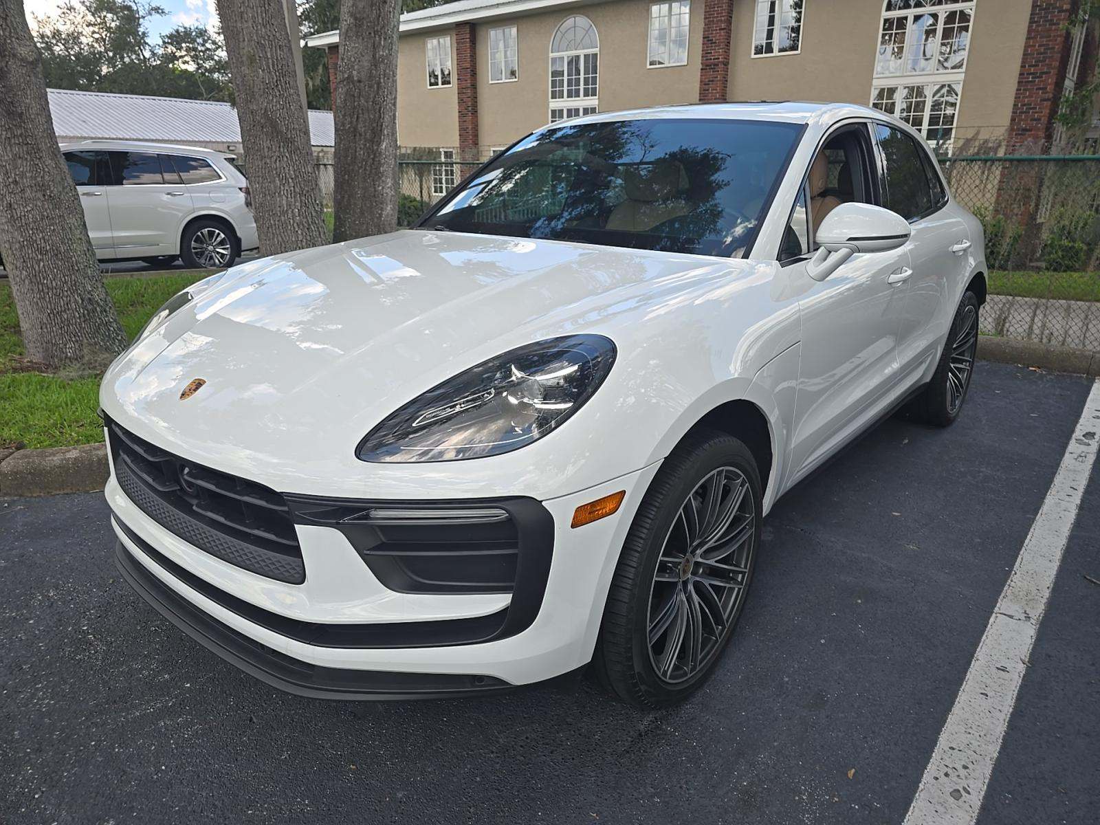 2024 Porsche Macan Base AWD