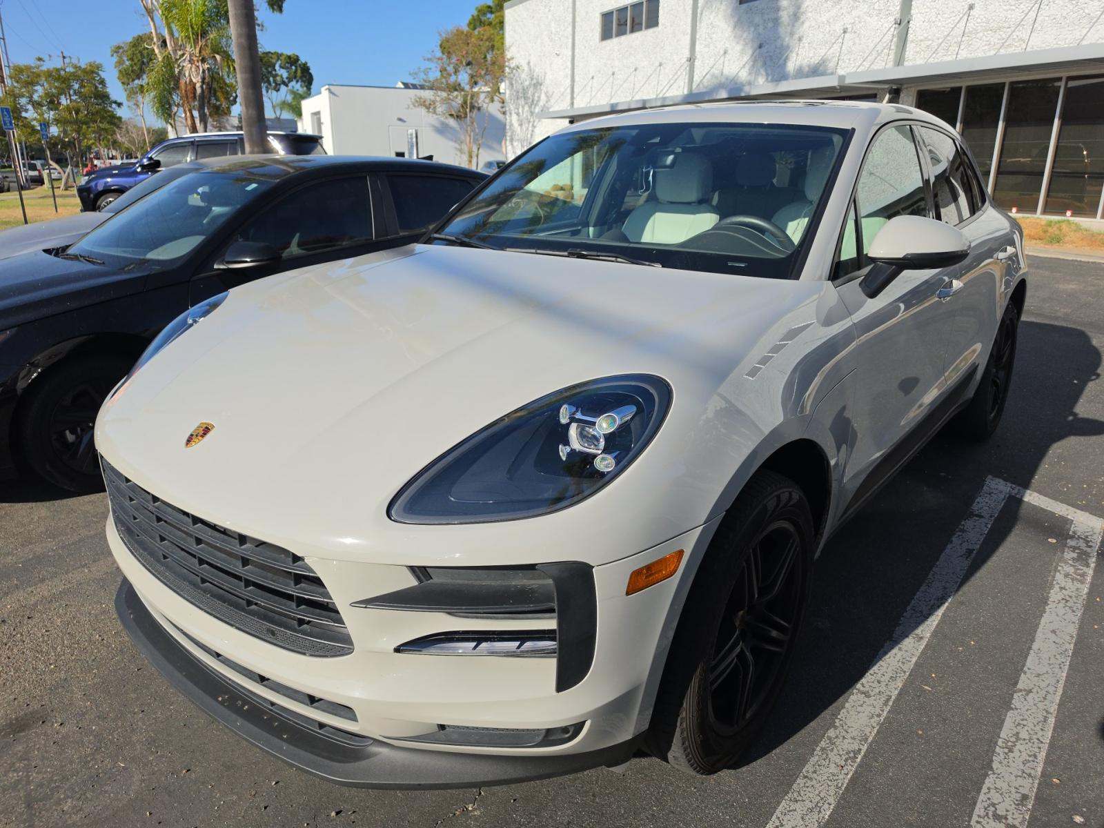 2021 Porsche Macan Base AWD