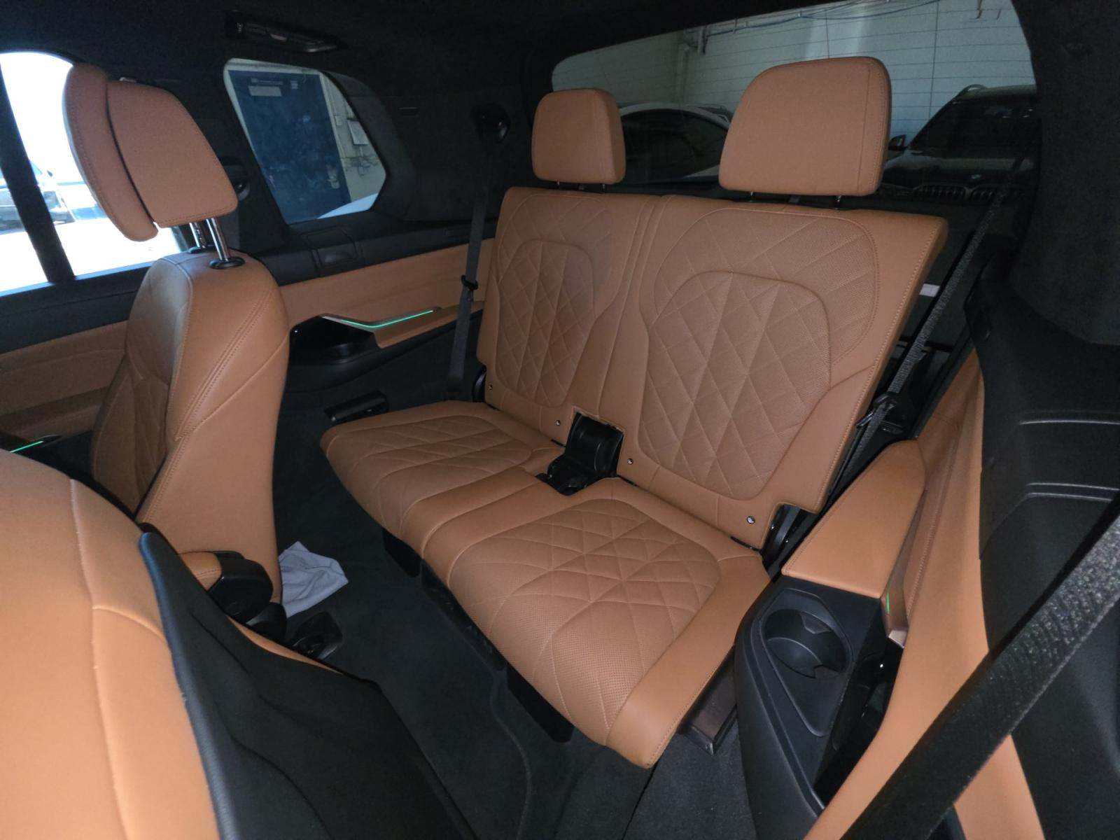 2023 BMW X7 xDrive40i AWD