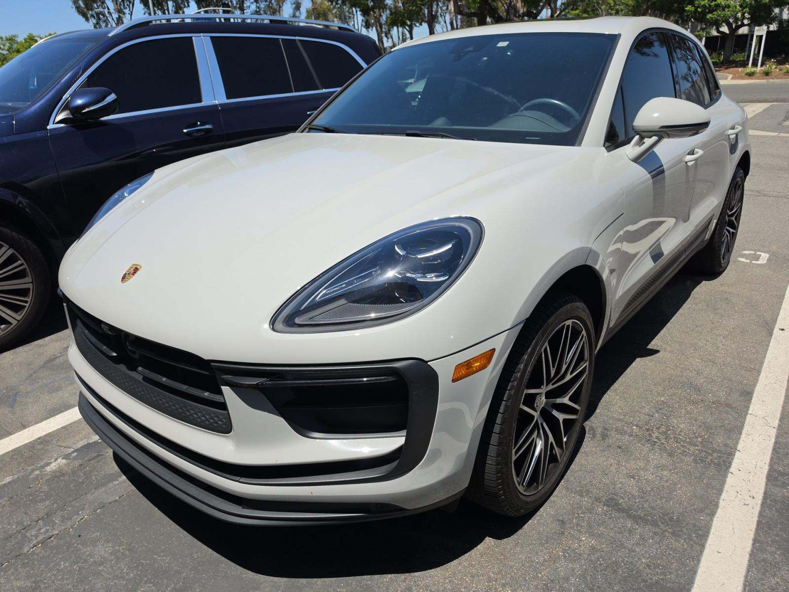 2024 Porsche Macan Base AWD