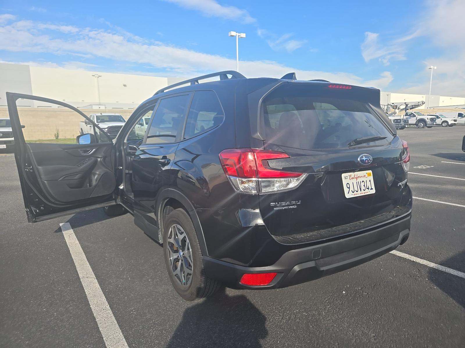 2023 Subaru Forester Premium AWD