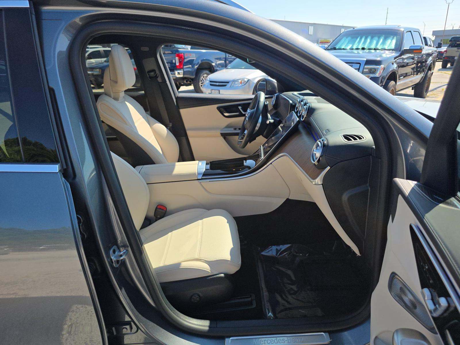 2023 Mercedes-Benz GLC GLC 300 AWD