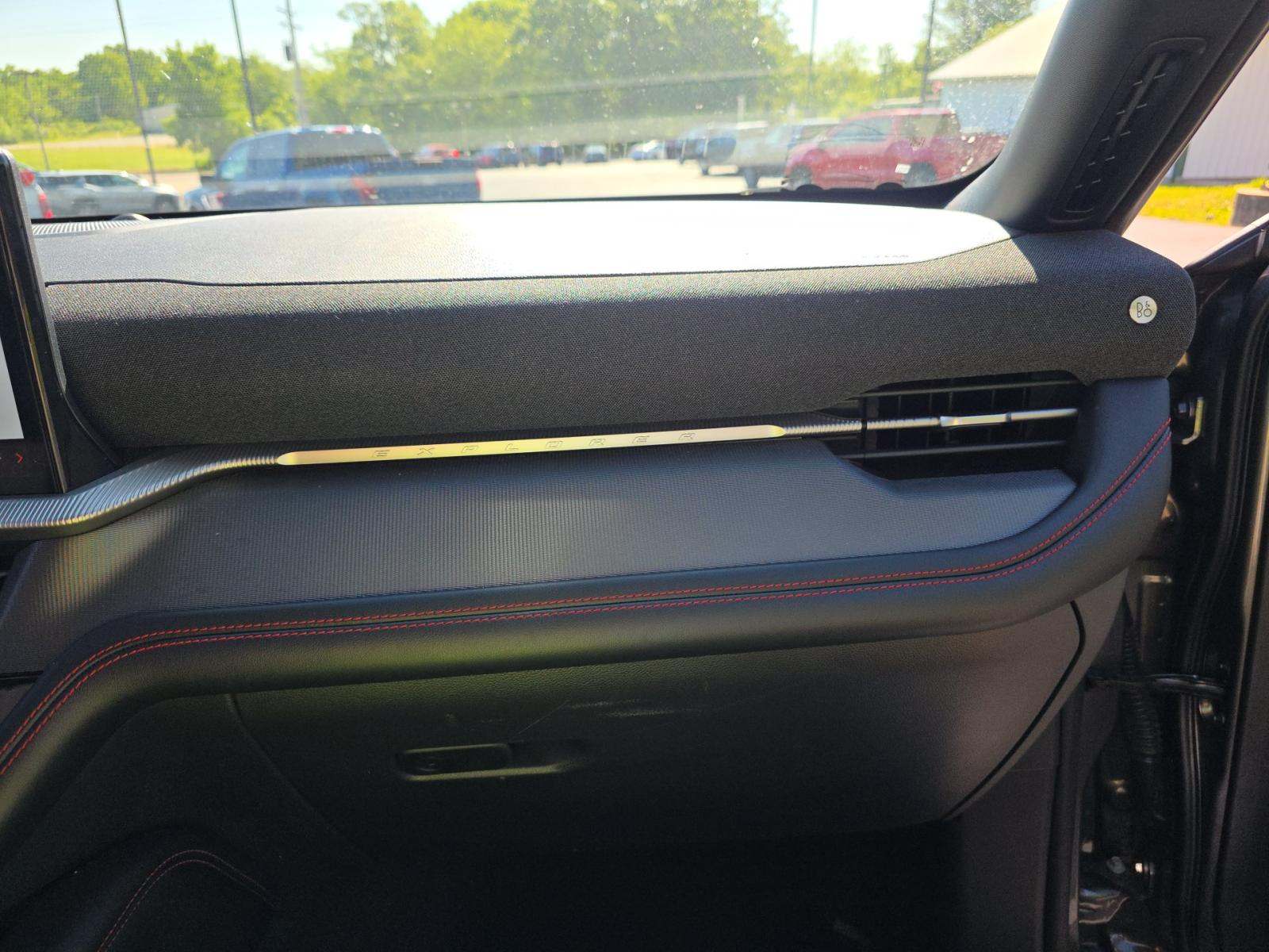 2025 Ford Explorer ST-Line AWD