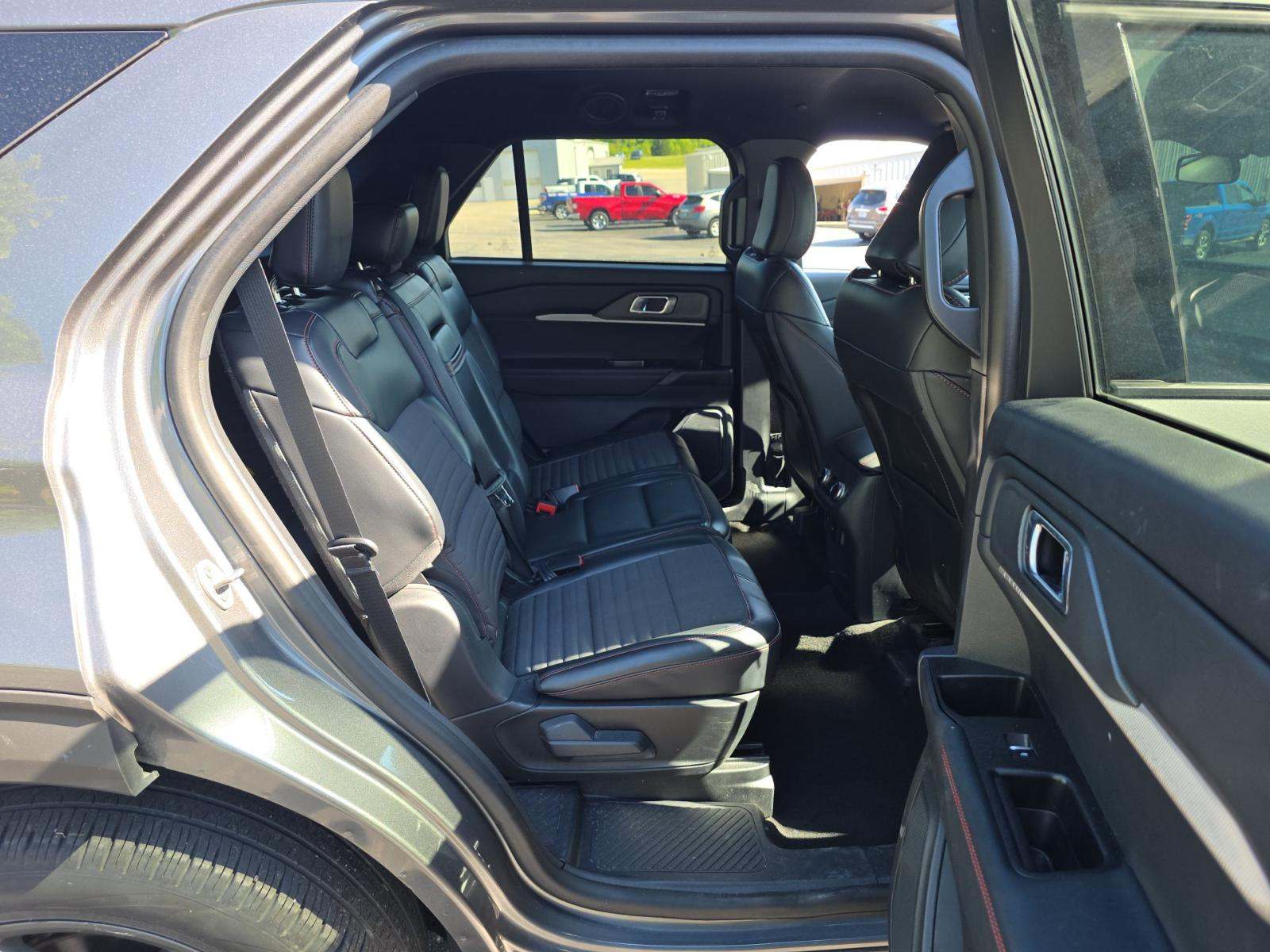 2025 Ford Explorer ST-Line AWD