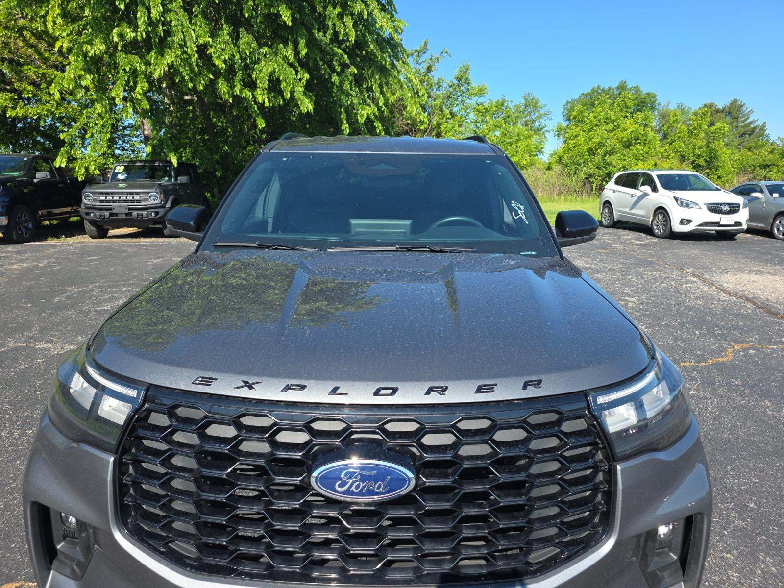 2025 Ford Explorer ST-Line AWD