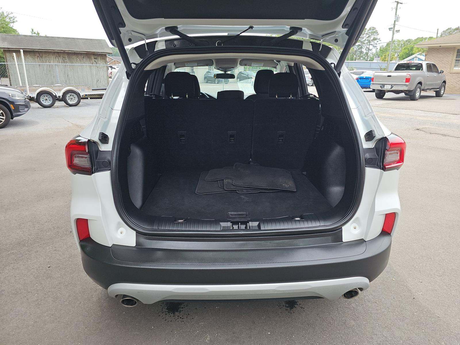 FORD ESCAPE - 10