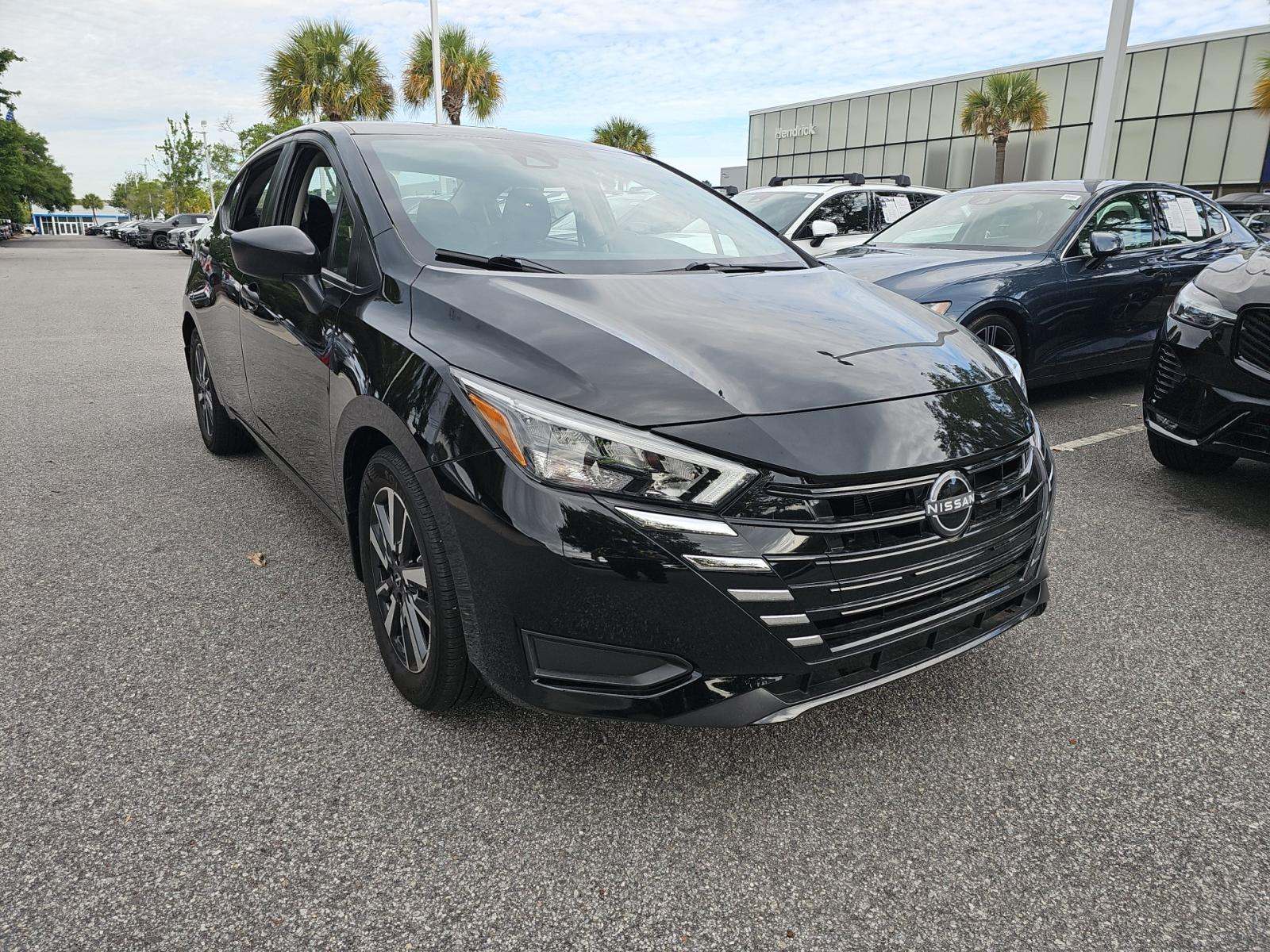 NISSAN VERSA - 4