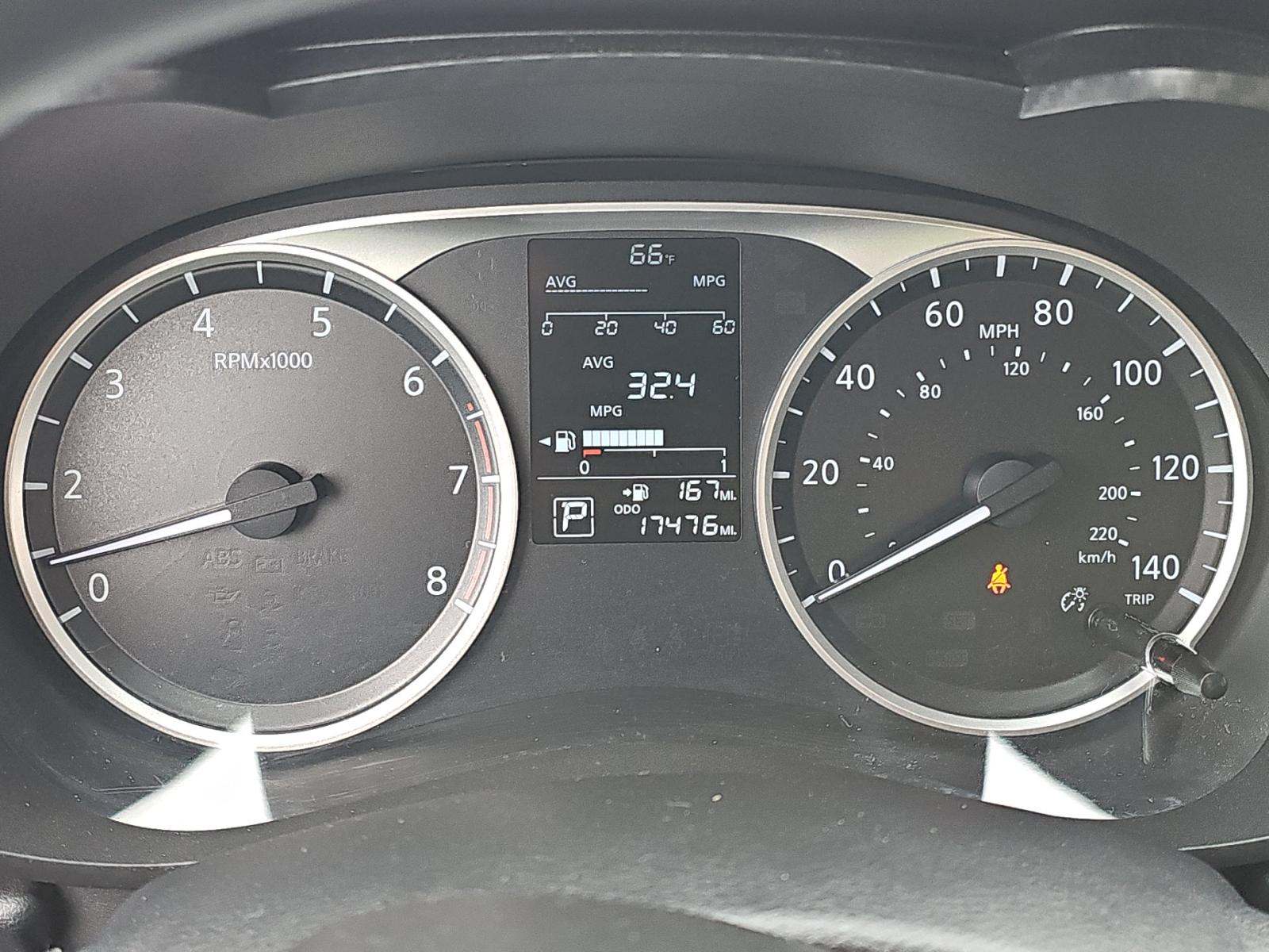 NISSAN VERSA - 9