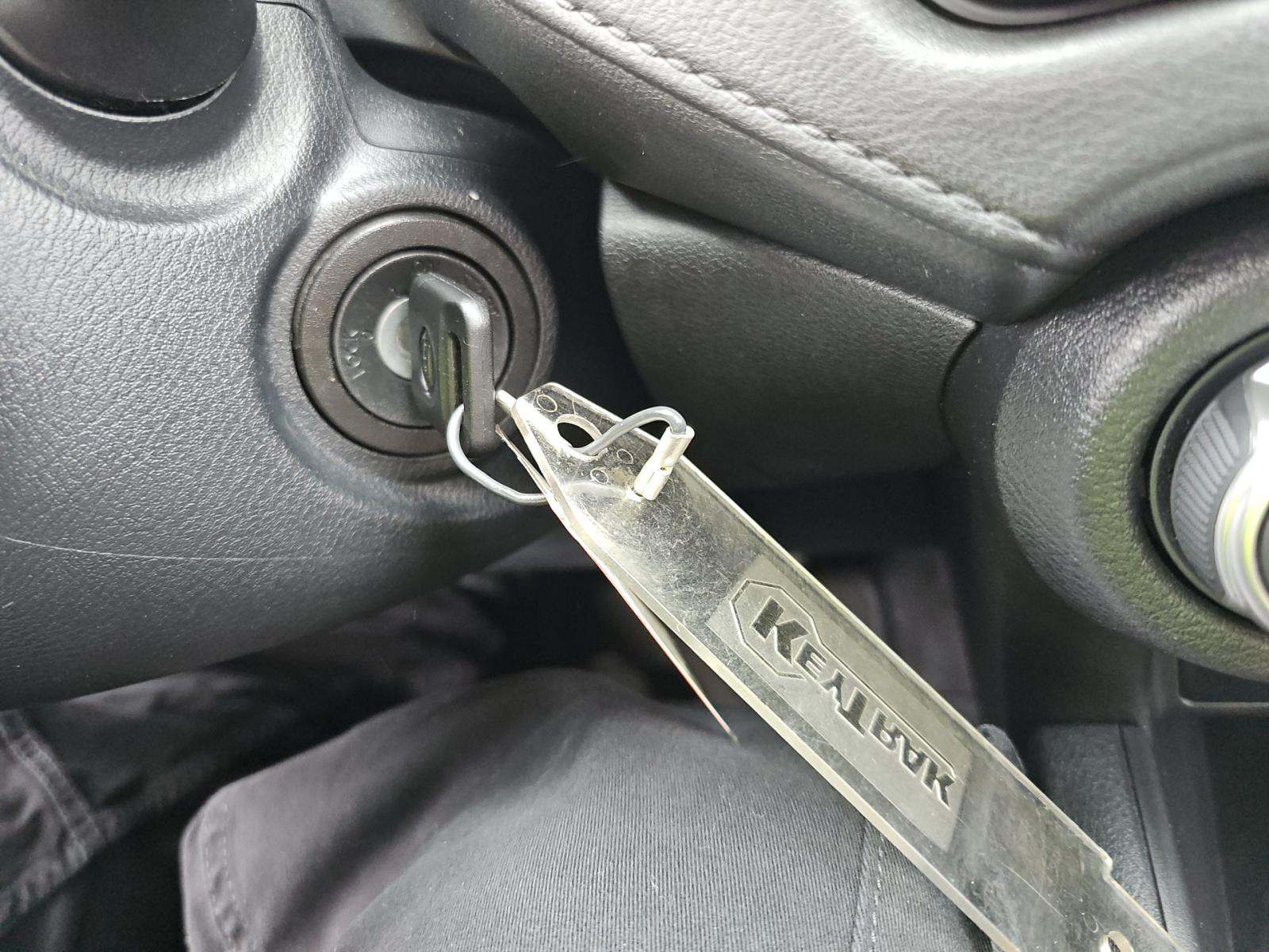NISSAN VERSA - 8