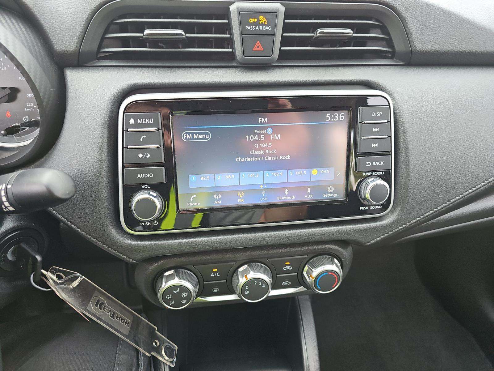NISSAN VERSA - 10