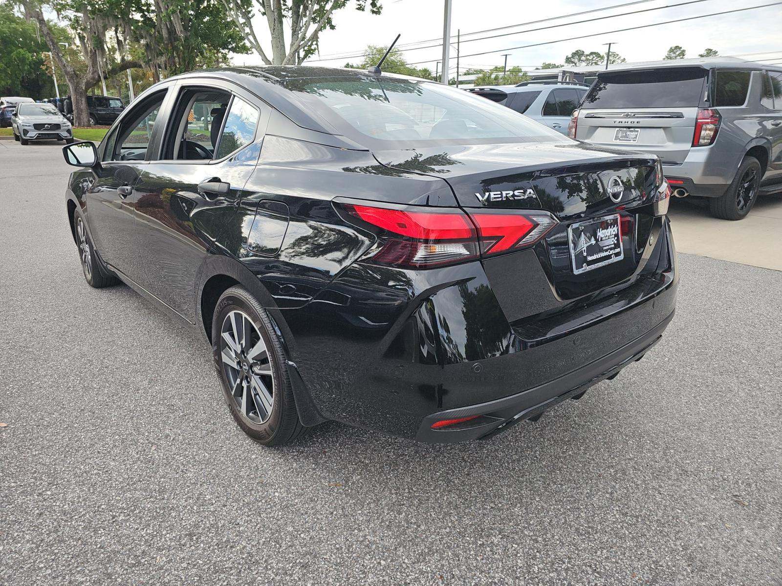 NISSAN VERSA - 2