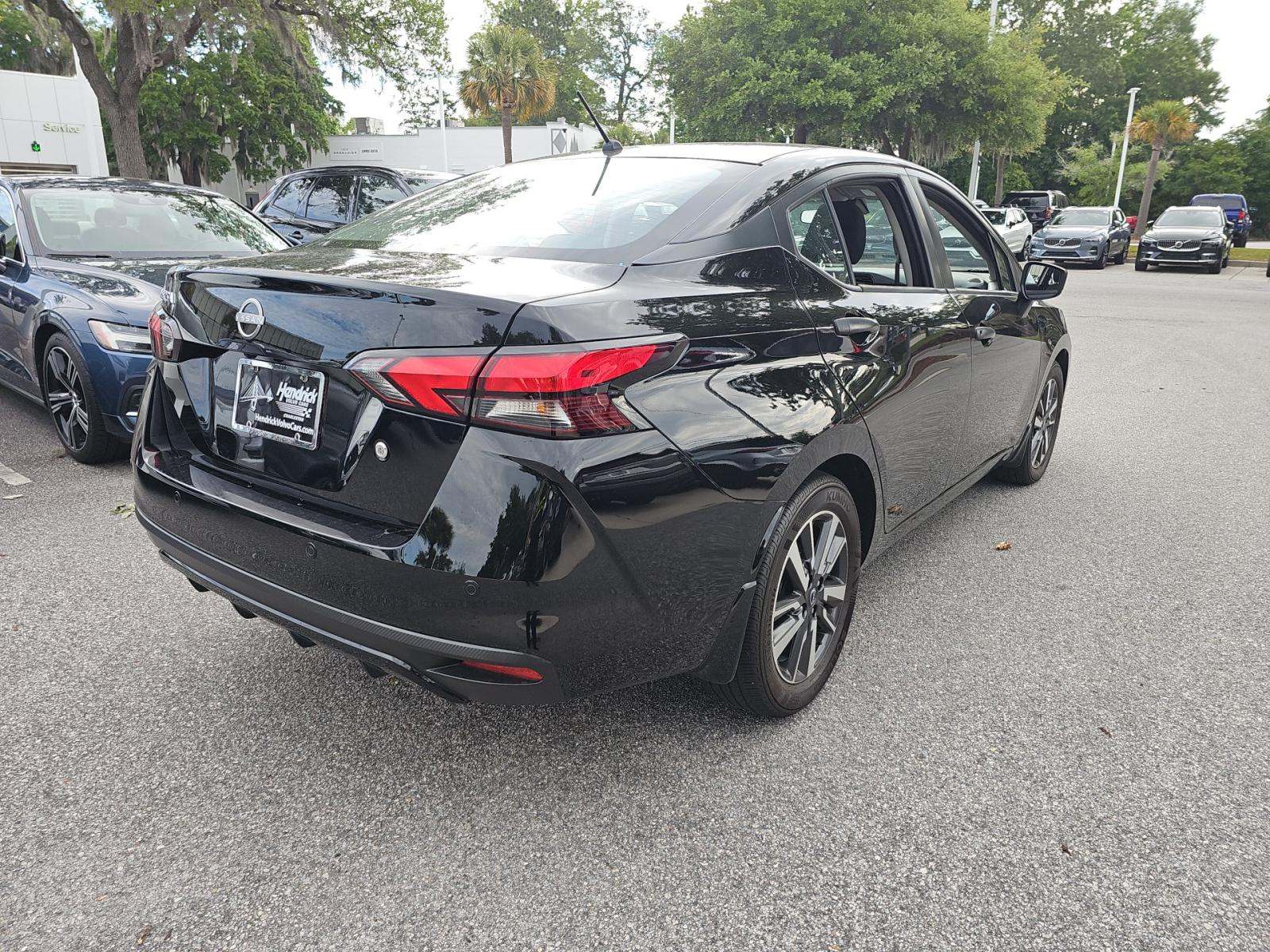 NISSAN VERSA - 3