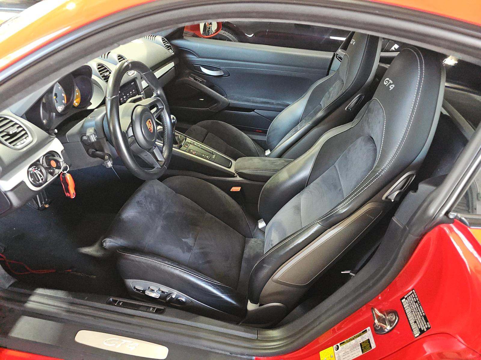 2020 Porsche 718 Cayman GT4 RWD