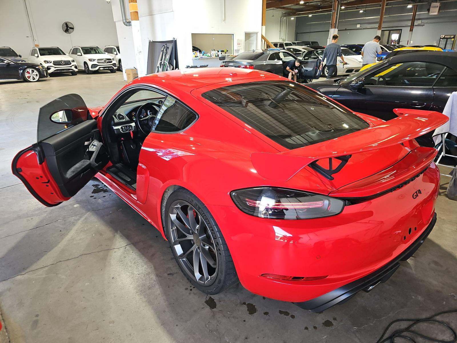 2020 Porsche 718 Cayman GT4 RWD