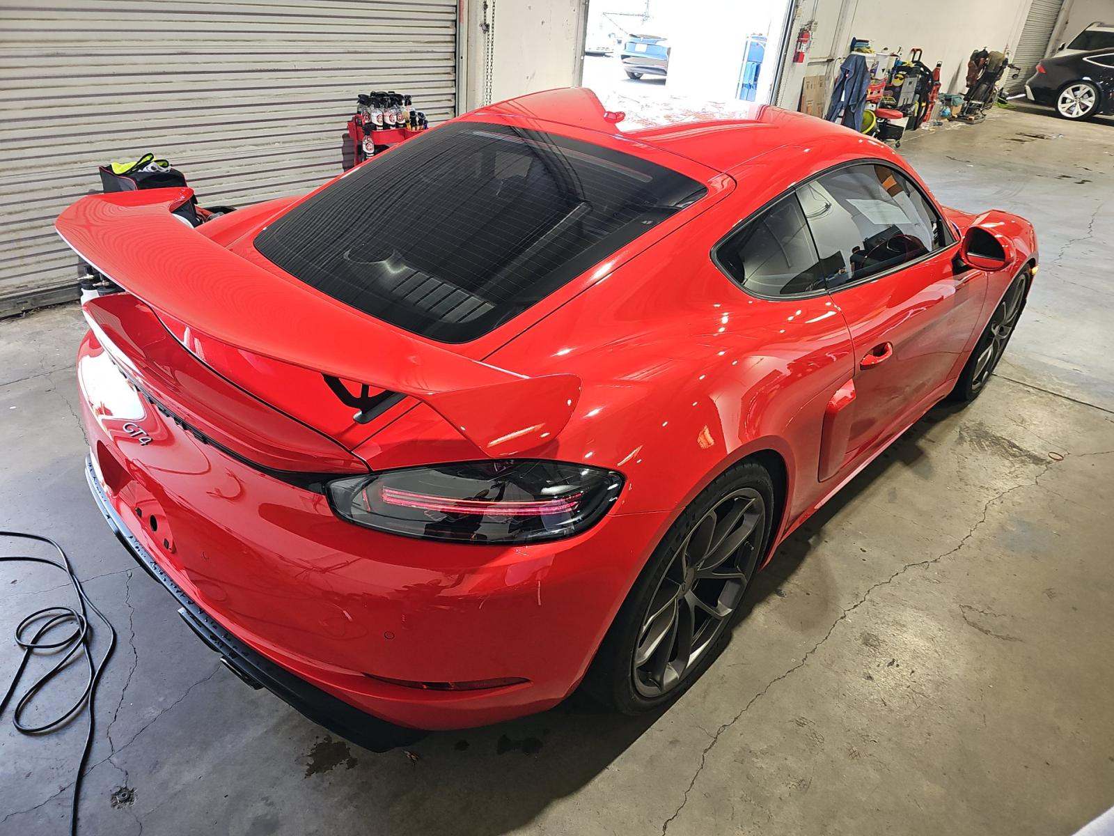 2020 Porsche 718 Cayman GT4 RWD