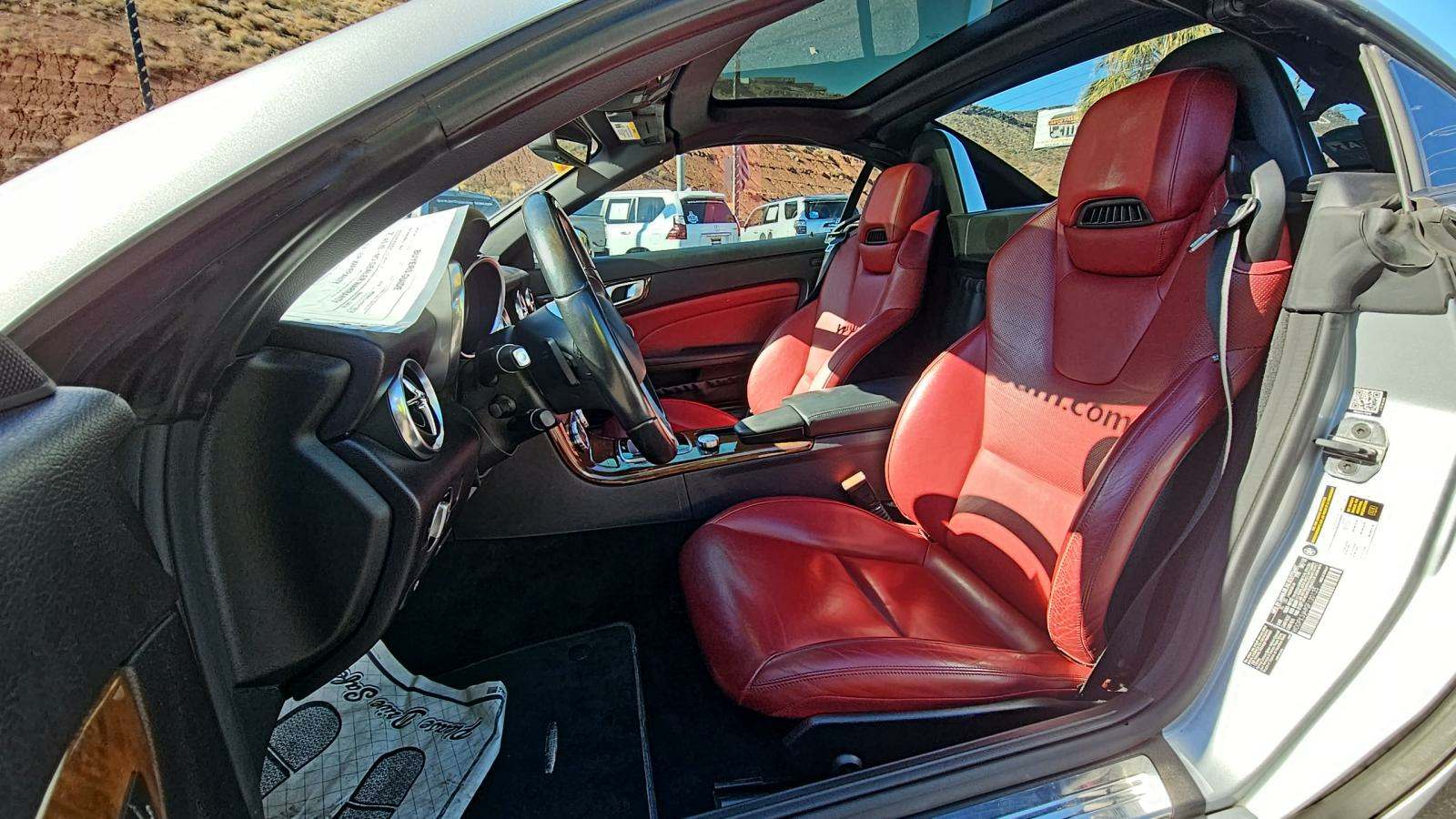 2016 Mercedes-Benz SLK-Class SLK 300 RWD