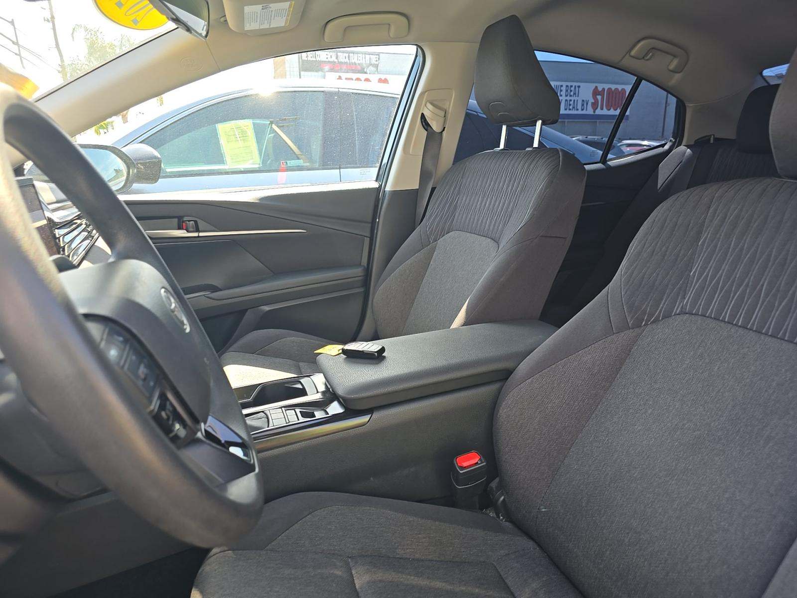 2025 Toyota Camry LE FWD