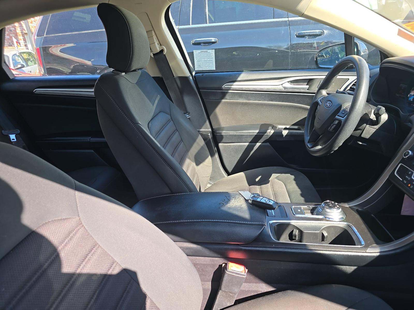 2018 Ford Fusion SE FWD