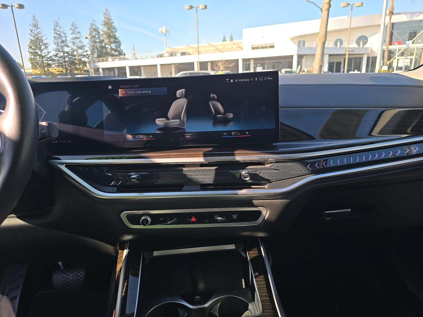 2023 BMW X7 xDrive40i AWD