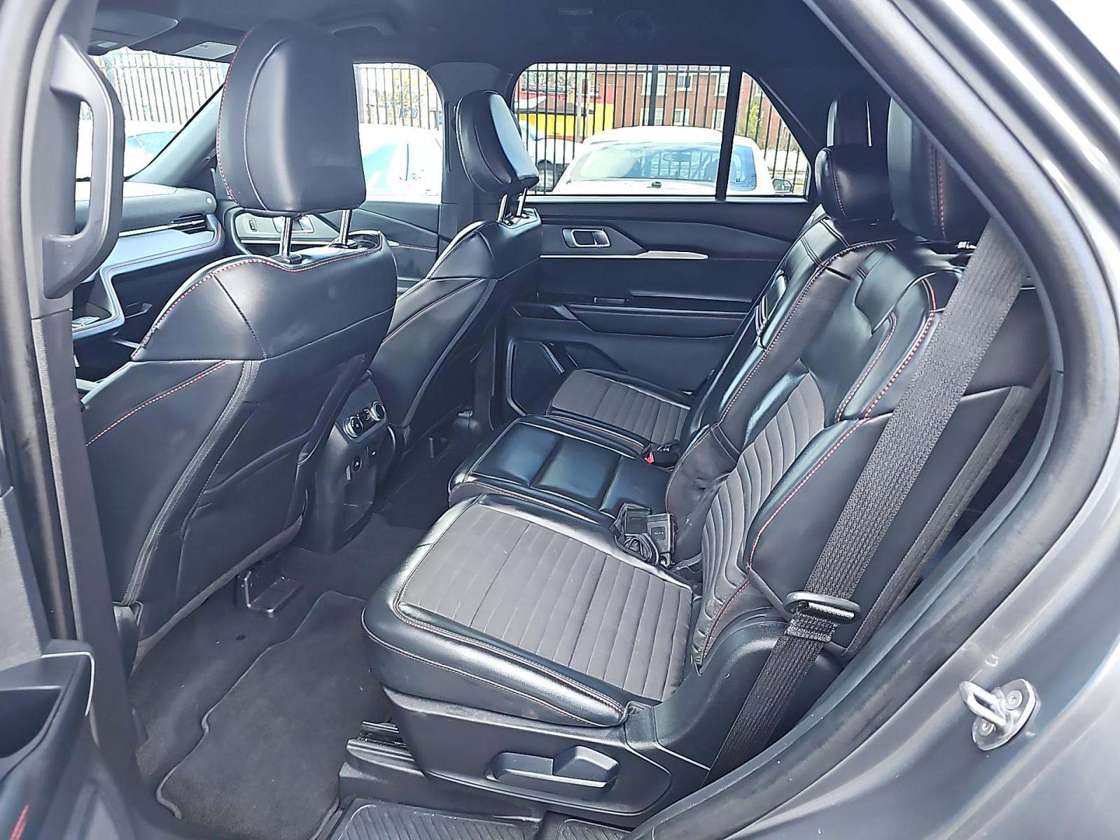 2025 Ford Explorer ST-Line AWD