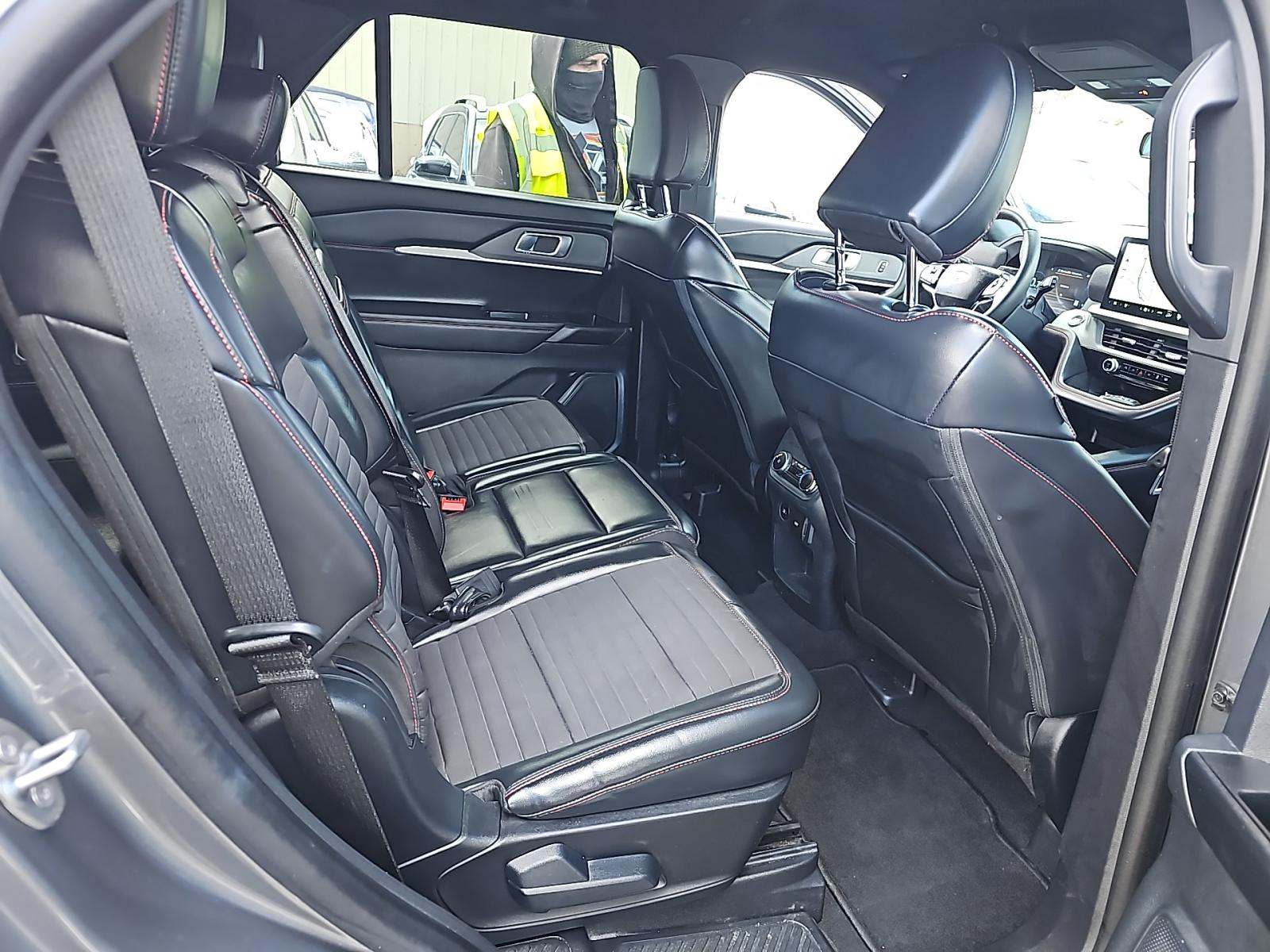 2025 Ford Explorer ST-Line AWD