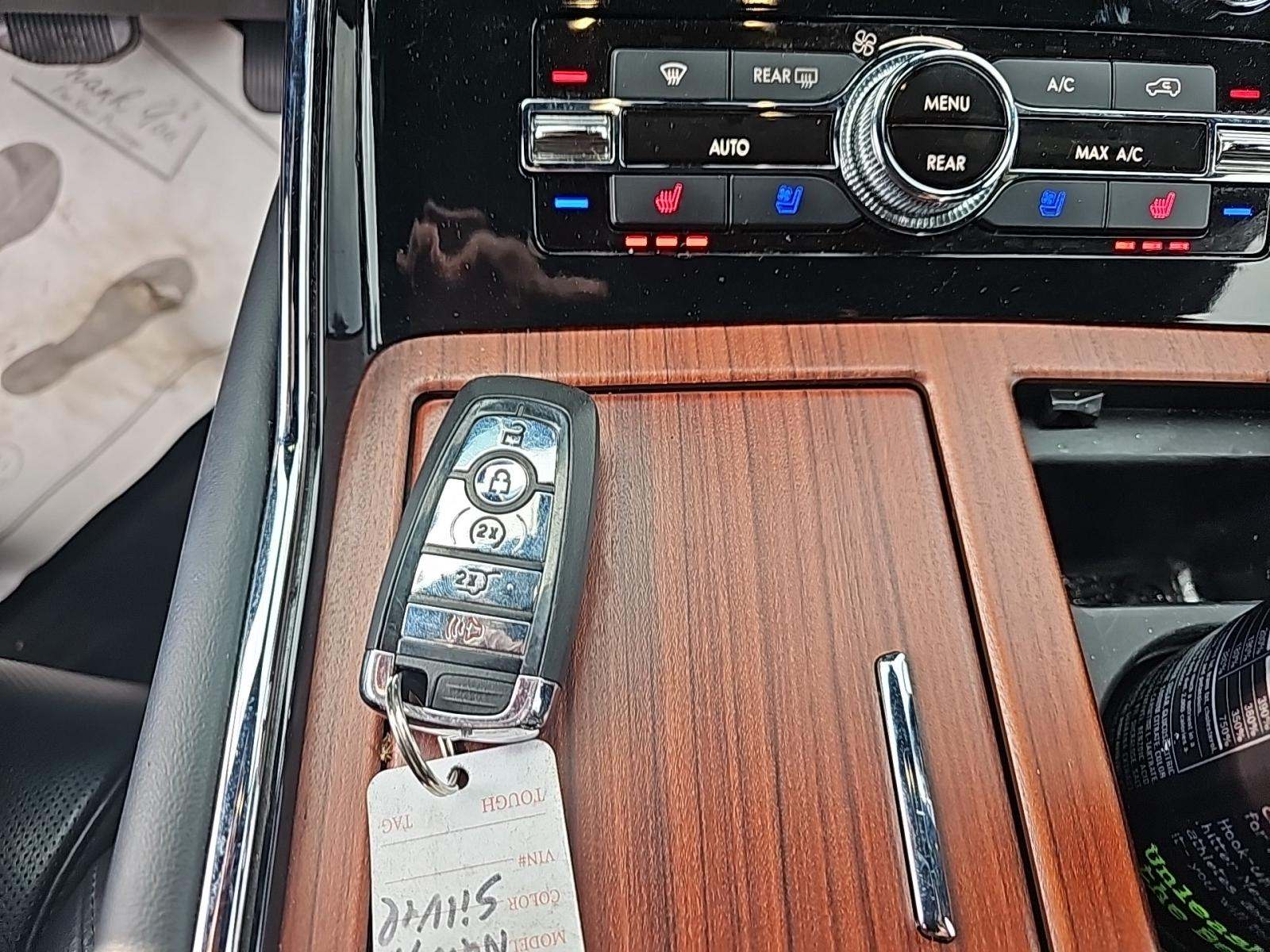 2023 Lincoln Navigator Standard AWD