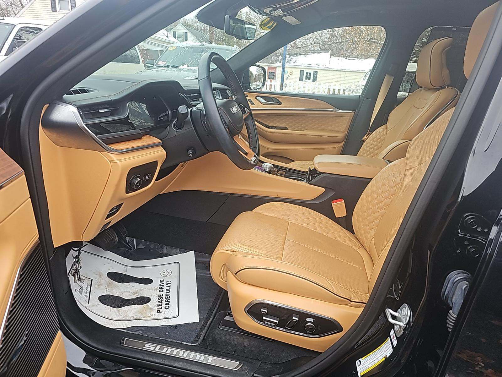 2022 Jeep Grand Cherokee Summit Reserve AWD