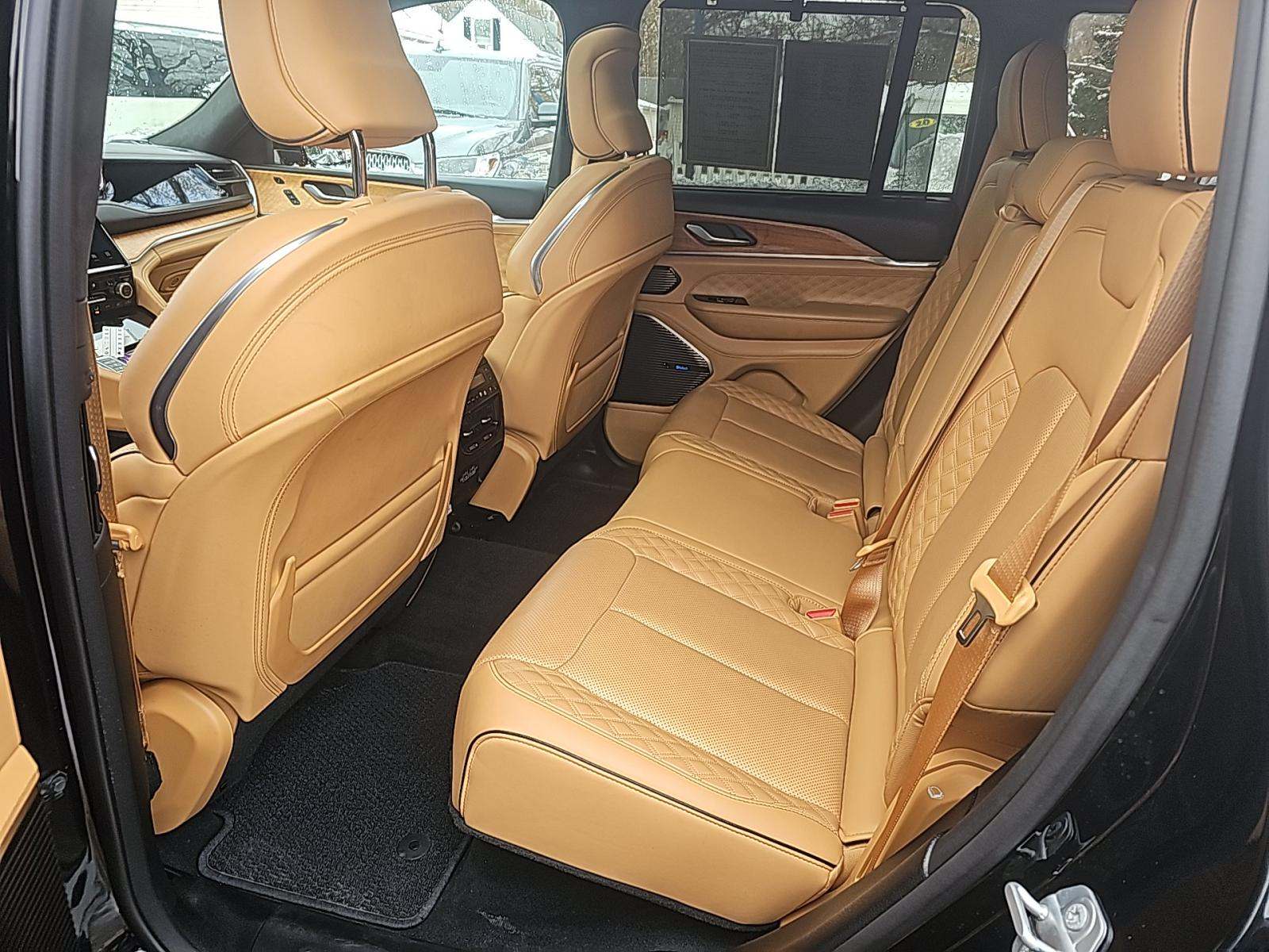 2022 Jeep Grand Cherokee Summit Reserve AWD