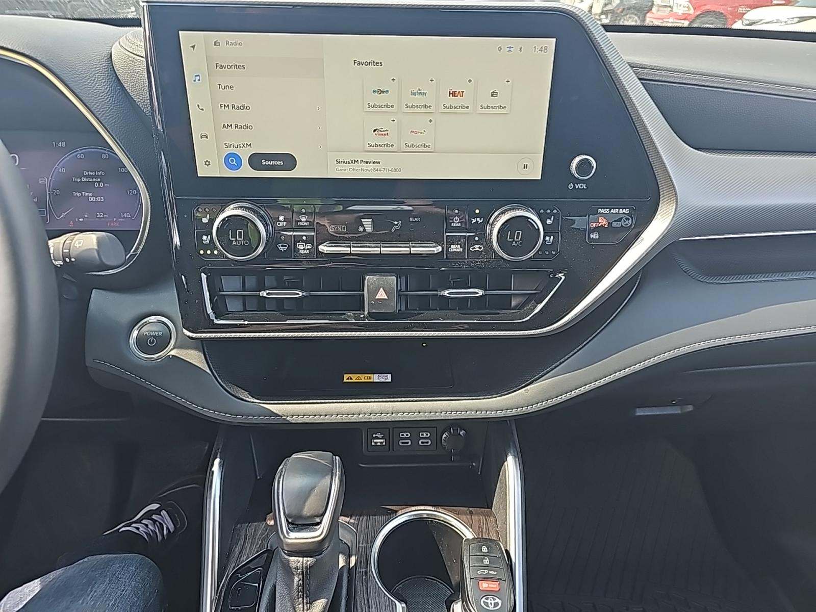 2024 Toyota Highlander Hybrid Limited AWD