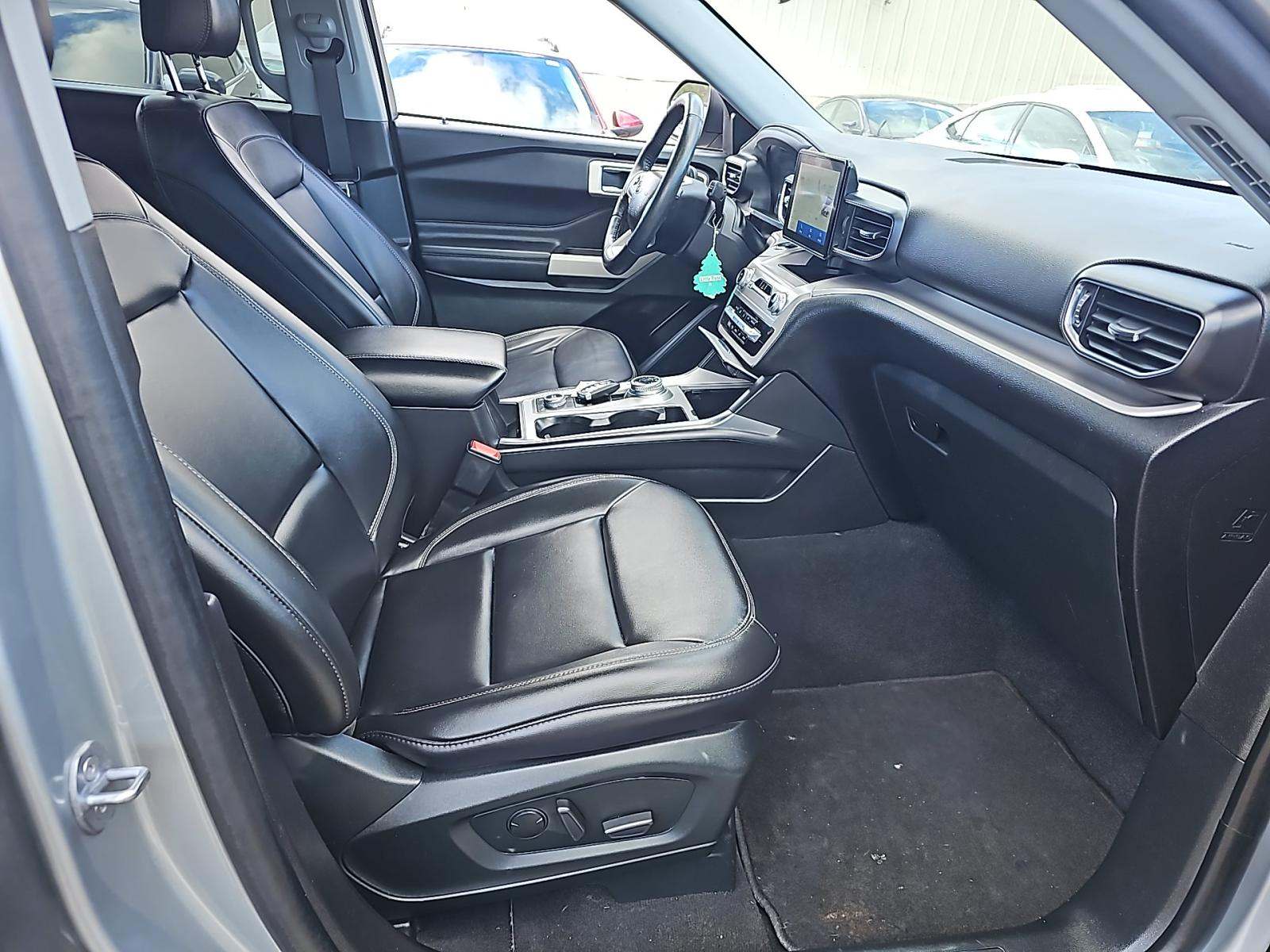 2023 Ford Explorer XLT AWD