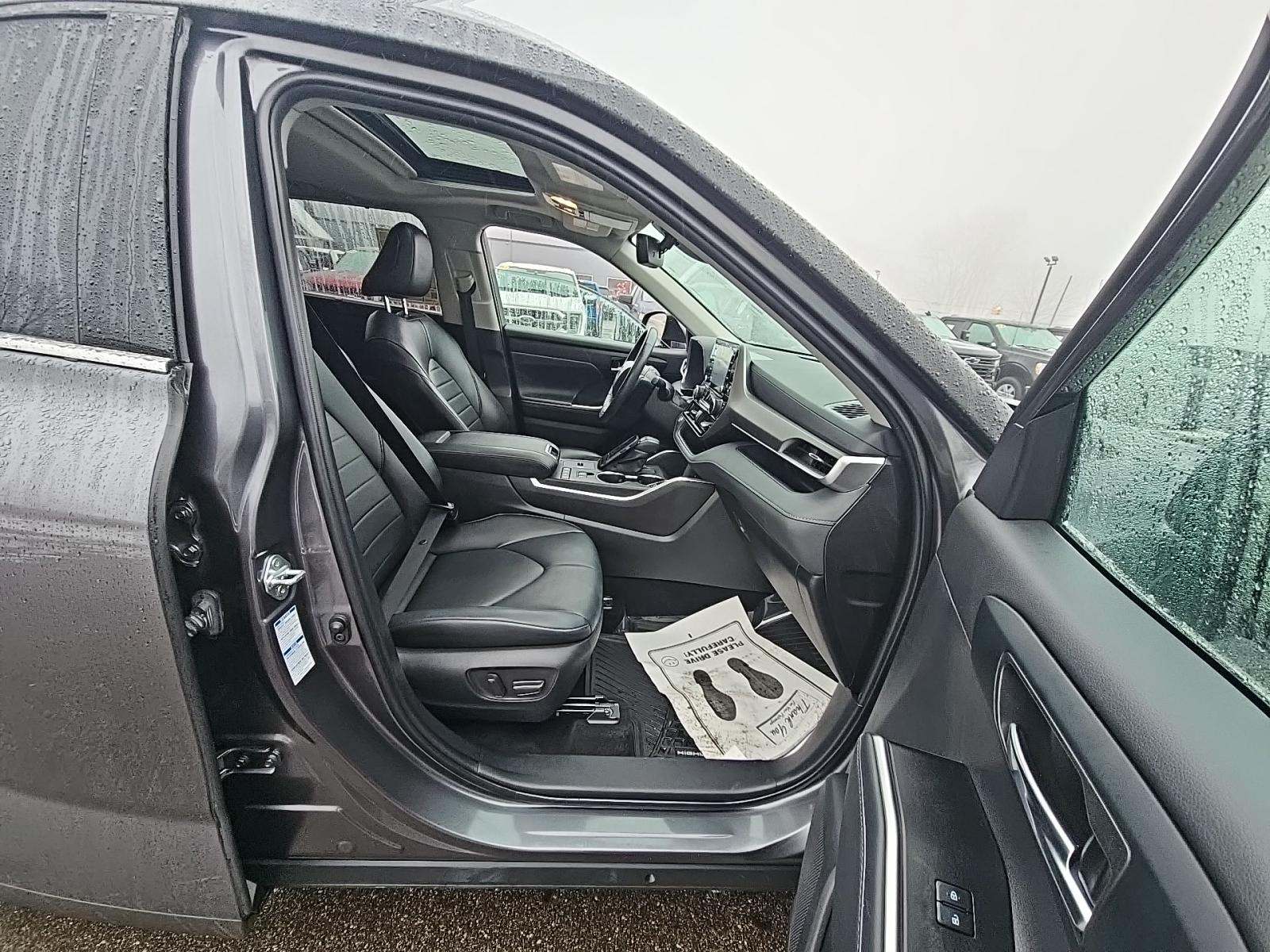 2022 Toyota Highlander Hybrid XLE AWD