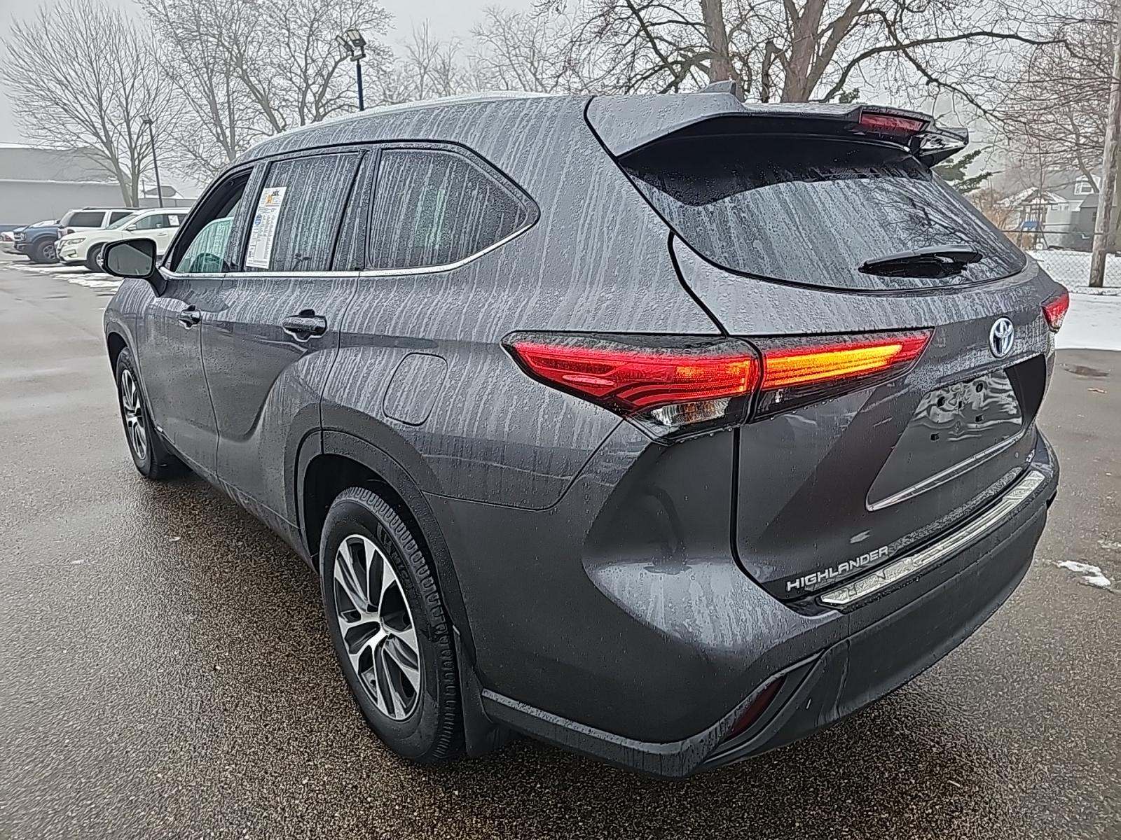 2022 Toyota Highlander Hybrid XLE AWD