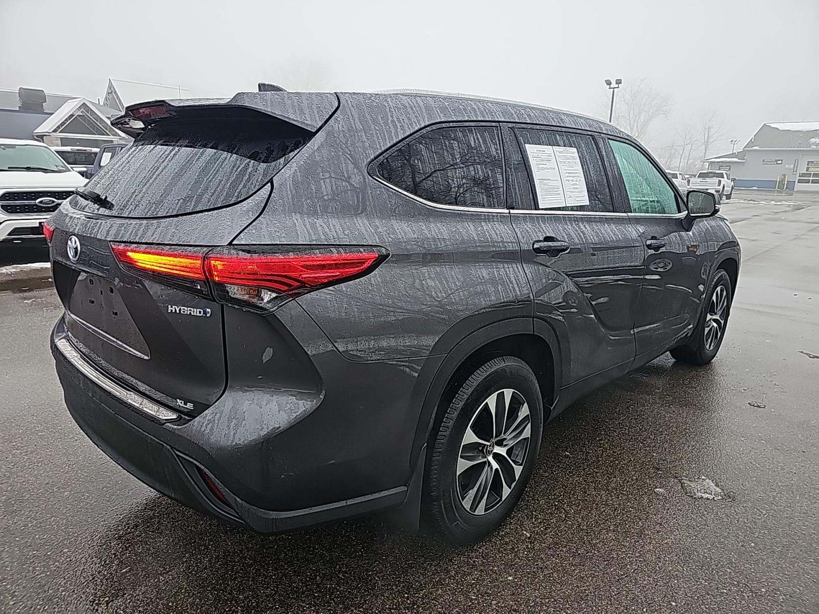 2022 Toyota Highlander Hybrid XLE AWD
