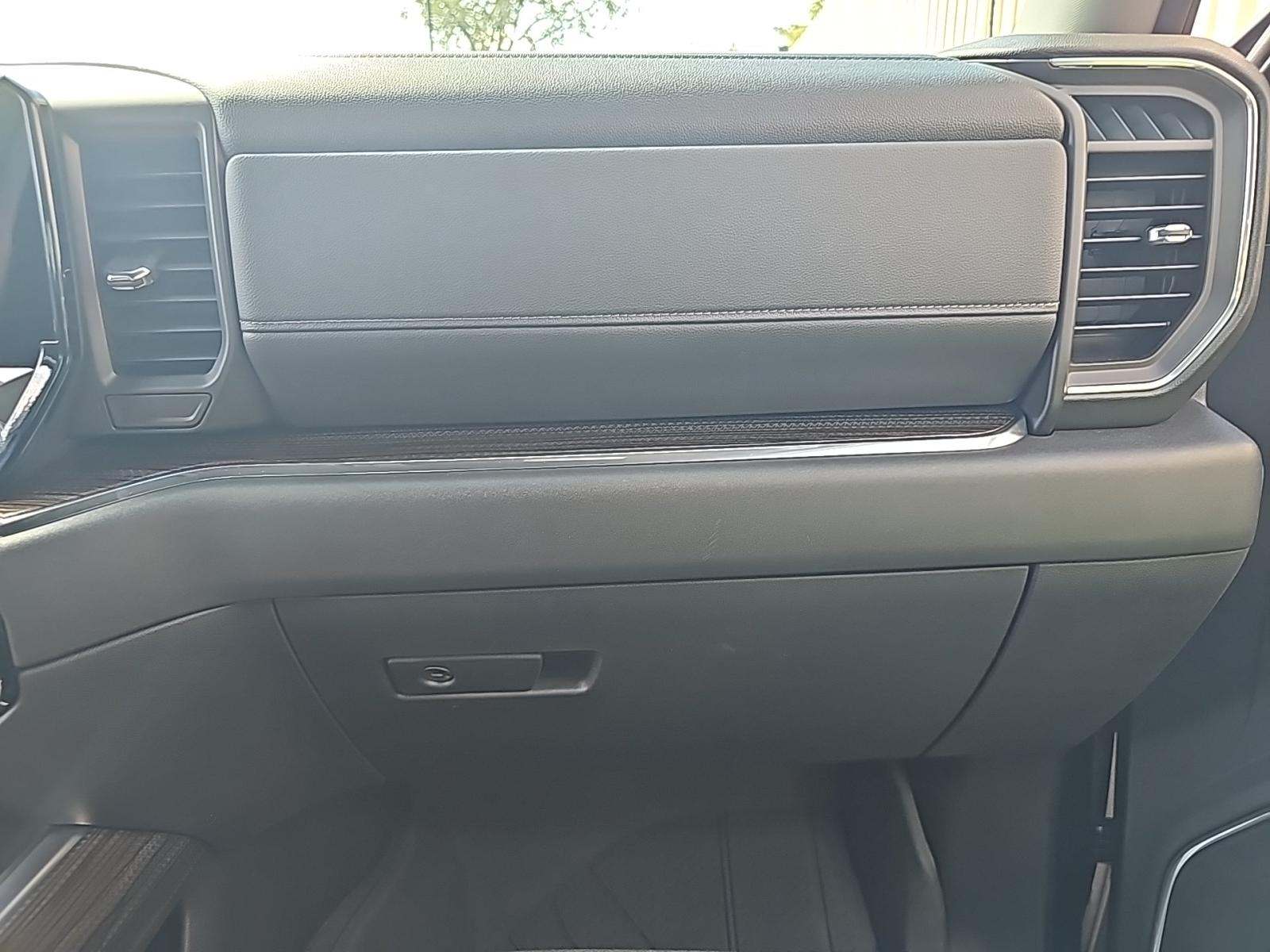 2024 Chevrolet Silverado 1500 RST AWD