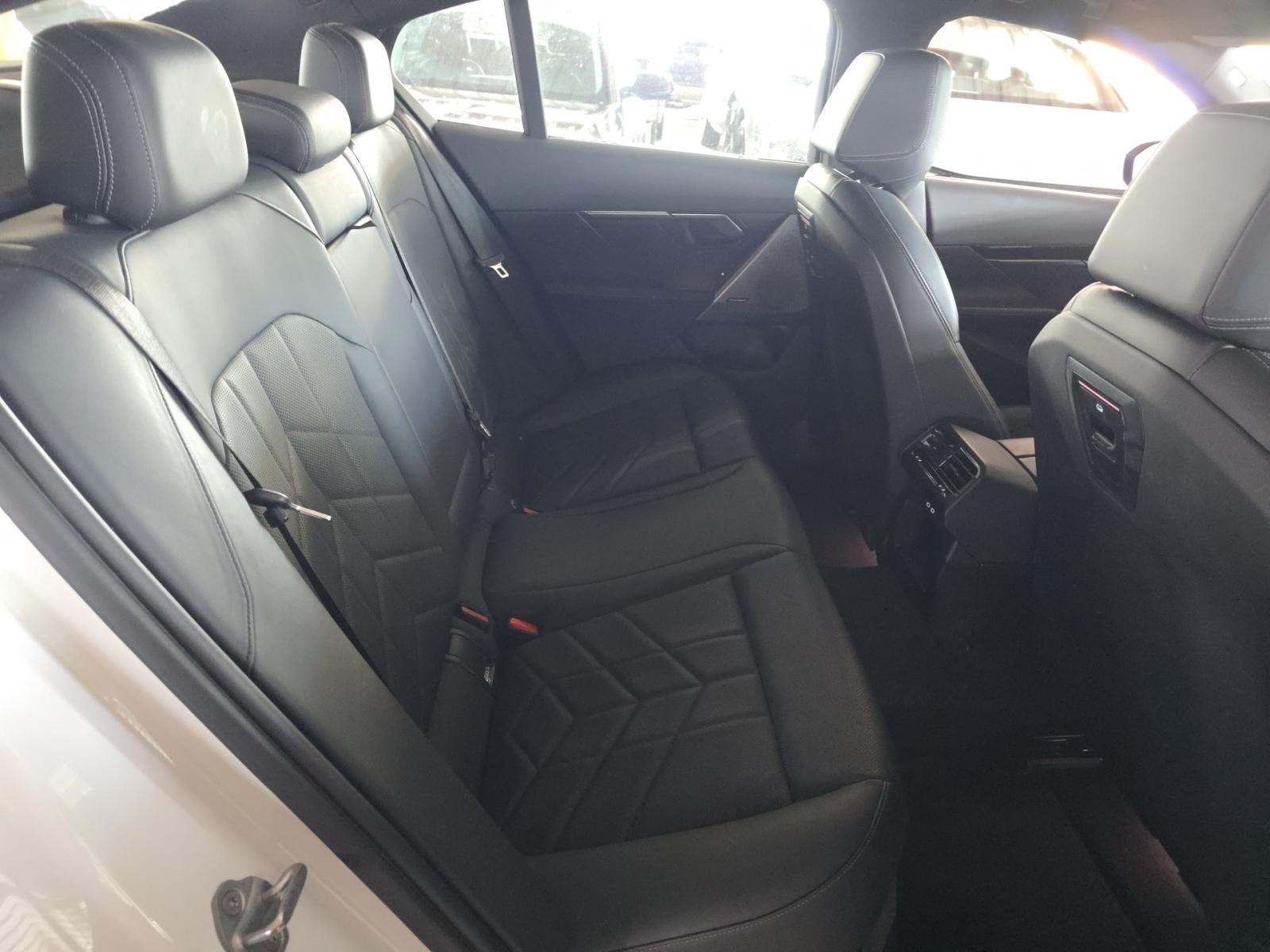 2024 BMW 5 Series 530i RWD