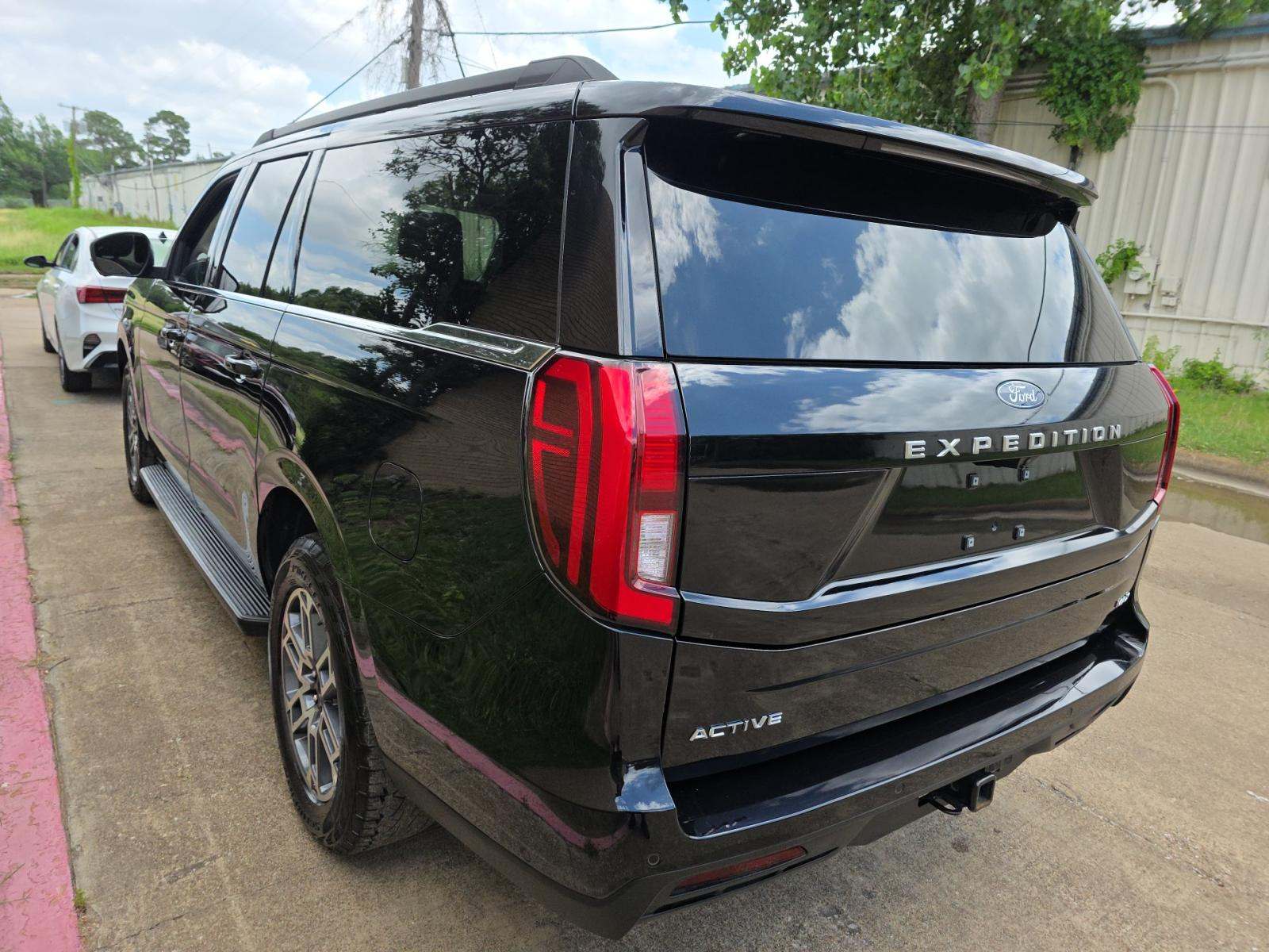 FORD EXPEDITION MAX - 2