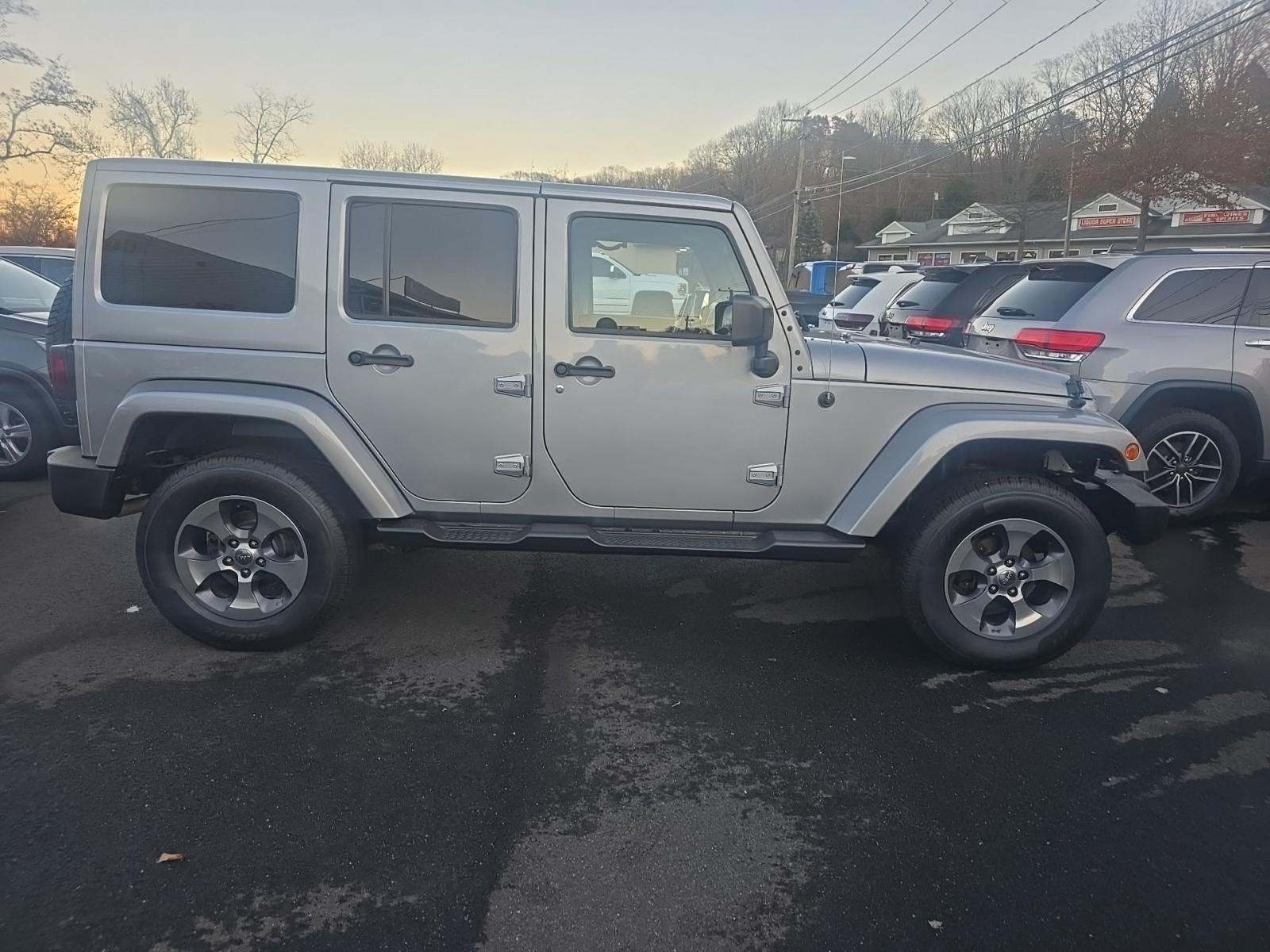 2016 Jeep Wrangler Unlimited Sahara AWD